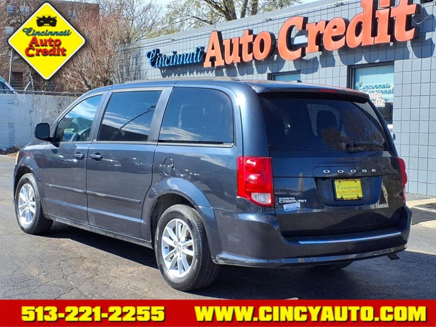 2013 Brilliant Black Crystal Pearl Coat Pxr Dodge Grand Caravan SXT (2C4RDGCG5DR) with an 3.6L Pentastar 3.6L V6 283hp 260ft. lbs. Sequential Multiport Fuel Injection engine, 6-Speed Shiftable Automatic transmission, located at 2813 Gilbert Avenue, Cincinnati, OH, 45206, (513) 221-2255, 39.130219, -84.489189 - Photo#2