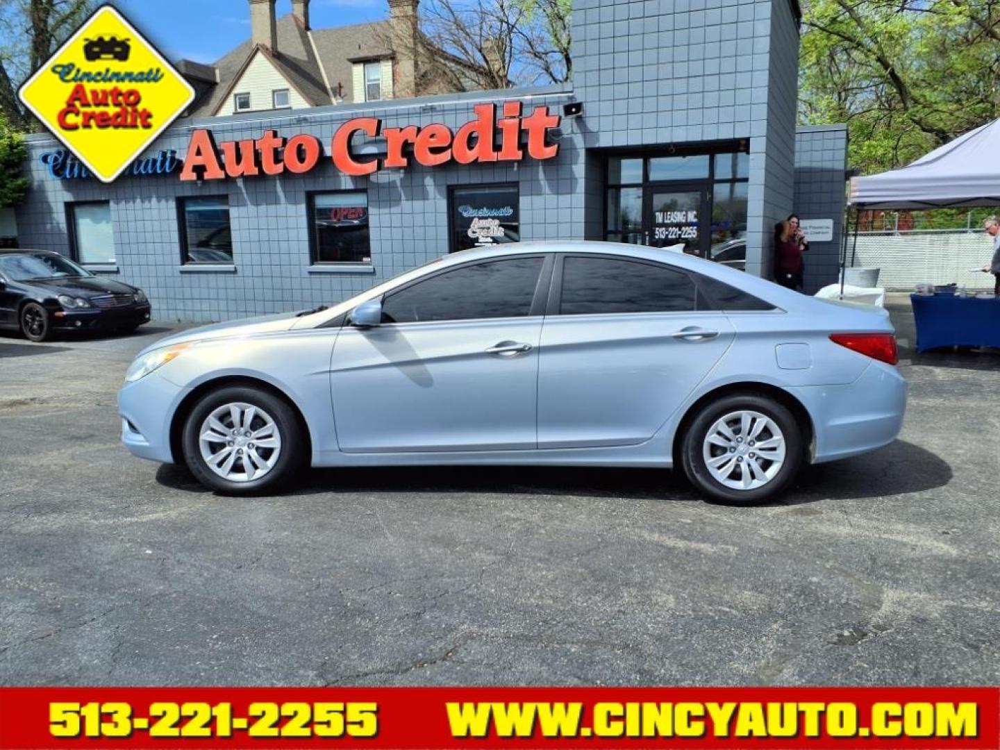 2012 Iridescent Silver Blue Pearl Z3 Hyundai SONATA GLS (5NPEB4AC3CH) with an 2.4L 2.4L I4 198hp 184ft. lbs. Direct Injection engine, 6-Speed Shiftable Automatic transmission, located at 2813 Gilbert Avenue, Cincinnati, OH, 45206, (513) 221-2255, 39.130219, -84.489189 - Photo#1