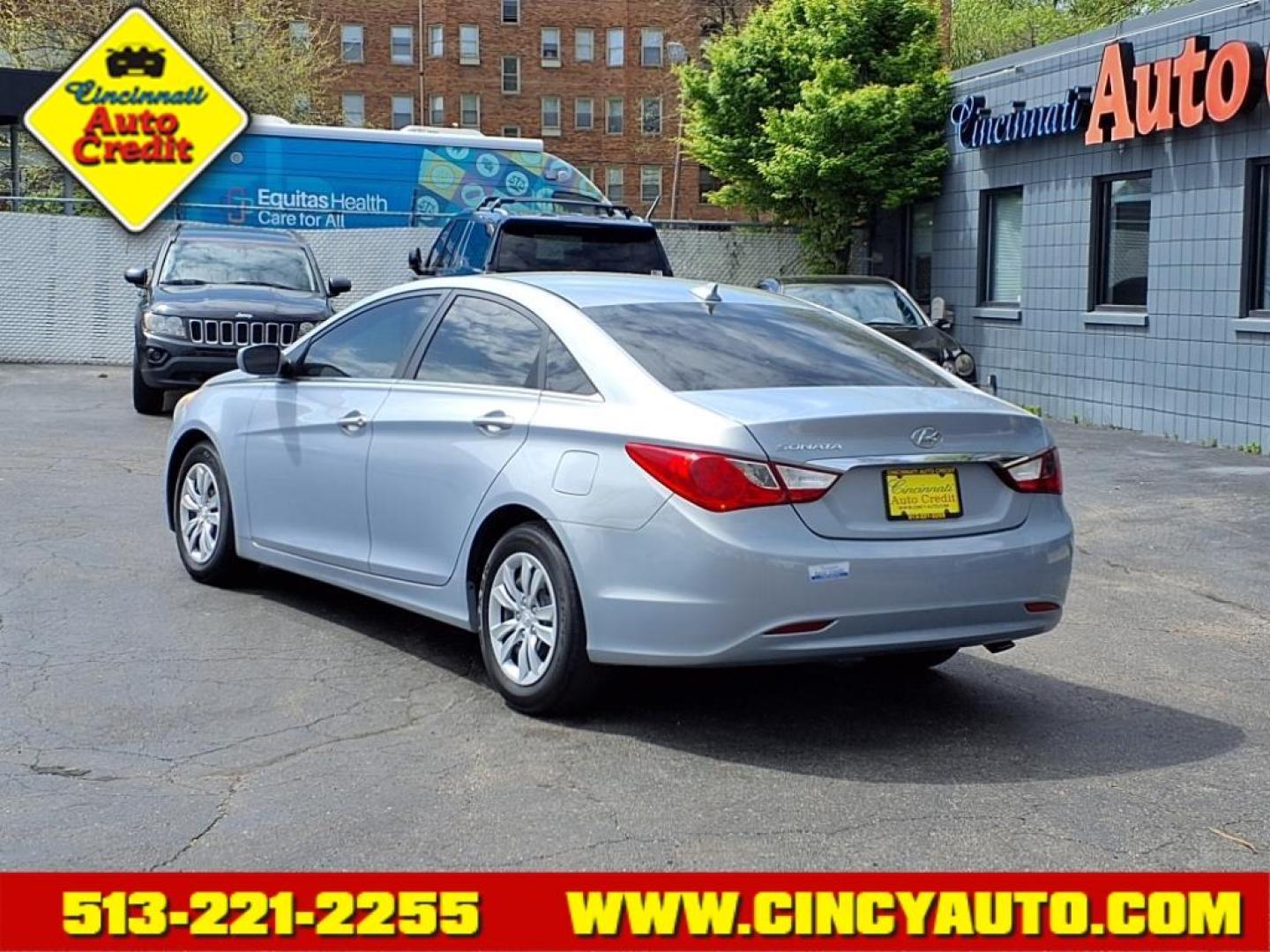 2012 Iridescent Silver Blue Pearl Z3 Hyundai SONATA GLS (5NPEB4AC3CH) with an 2.4L 2.4L I4 198hp 184ft. lbs. Direct Injection engine, 6-Speed Shiftable Automatic transmission, located at 2813 Gilbert Avenue, Cincinnati, OH, 45206, (513) 221-2255, 39.130219, -84.489189 - Photo#2