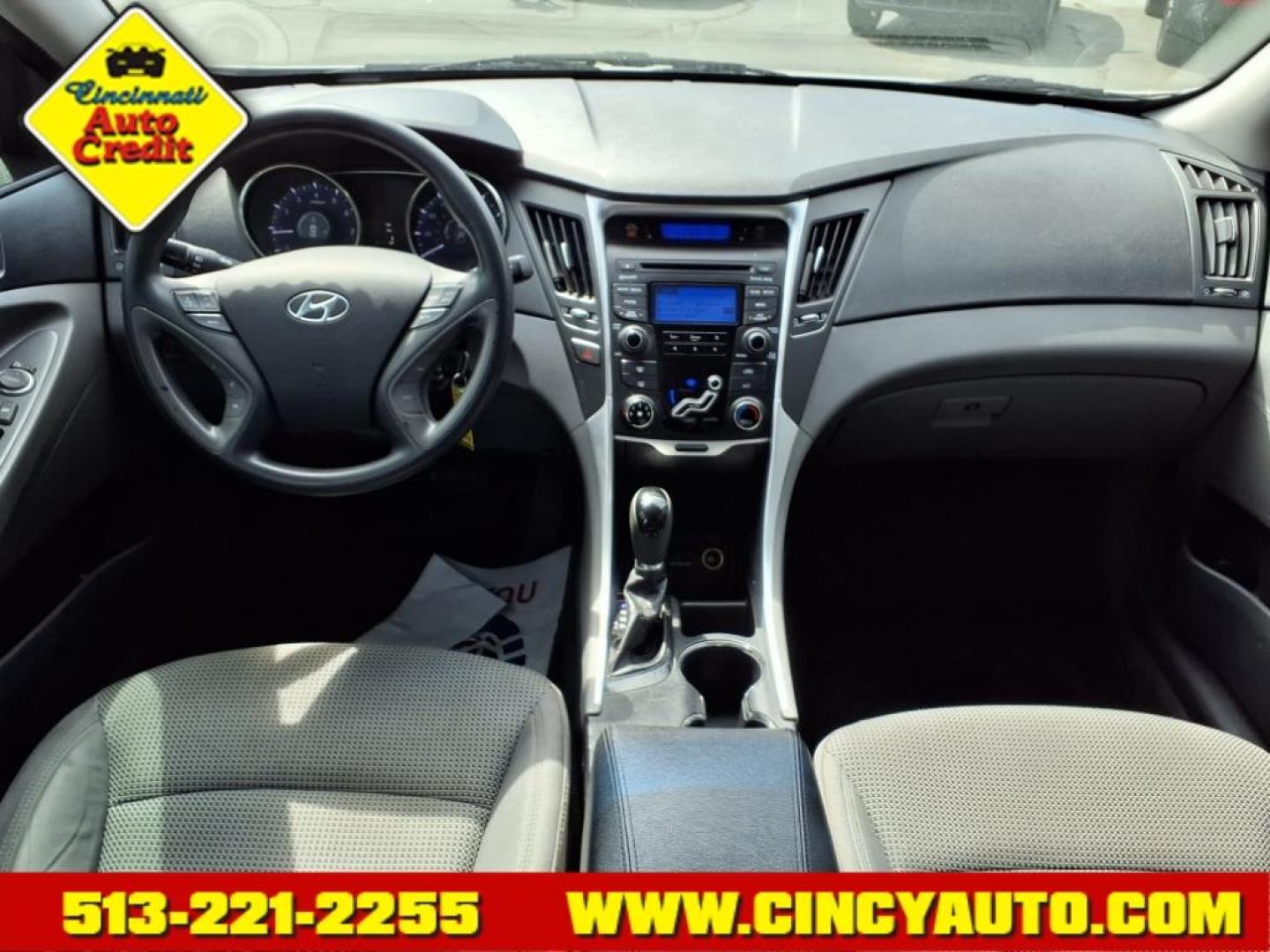 2012 Iridescent Silver Blue Pearl Z3 Hyundai SONATA GLS (5NPEB4AC3CH) with an 2.4L 2.4L I4 198hp 184ft. lbs. Direct Injection engine, 6-Speed Shiftable Automatic transmission, located at 2813 Gilbert Avenue, Cincinnati, OH, 45206, (513) 221-2255, 39.130219, -84.489189 - Photo#3
