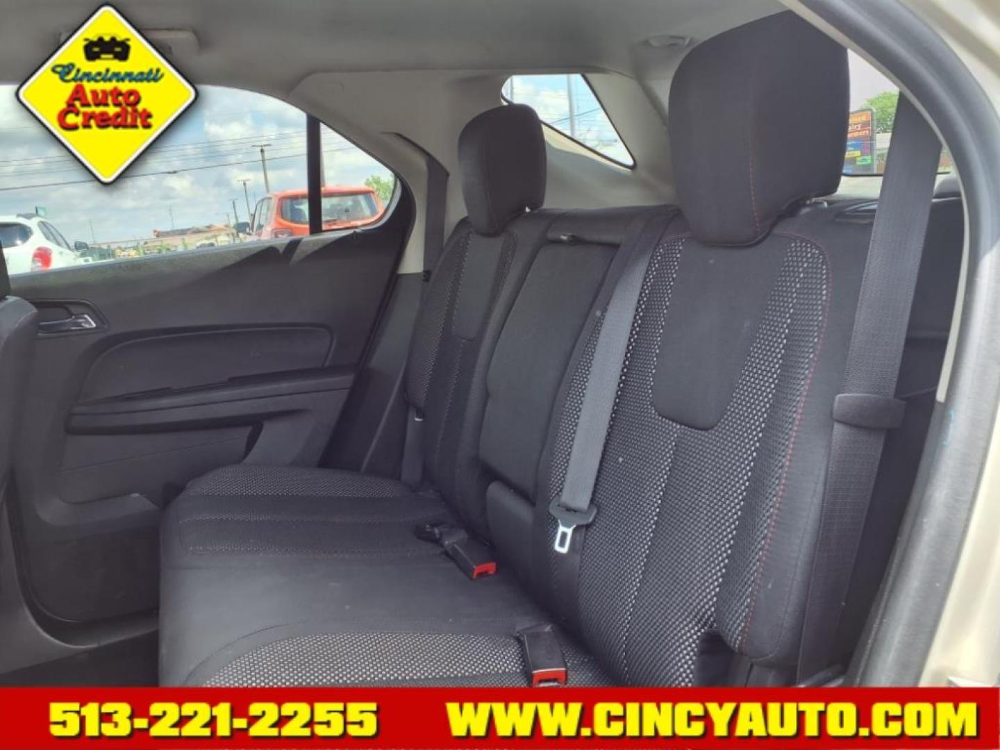 2015 Silver Ice Metallic Chevrolet Equinox LT (2GNALCEK3F6) with an 2.4L 2.4L I4 182hp 172ft. lbs. Direct Injection engine, 6-Speed Shiftable Automatic transmission, located at 5489 Dixie Highway, Fairfield, OH, 45014, (513) 221-2255, 39.333084, -84.523834 - Photo#4