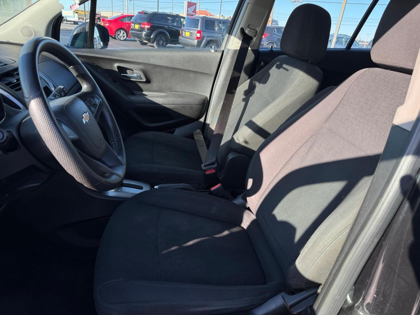 2015 Black Granite Metallic Chevrolet Trax LS (KL7CJKSB6FB) with an 1.4L Ecotec 1.4L Turbo I4 138hp 148ft. lbs. Sequential Multiport Fuel Injection engine, 6-Speed Shiftable Automatic transmission, located at 5489 Dixie Highway, Fairfield, OH, 45014, (513) 221-2255, 39.333084, -84.523834 - Photo#6