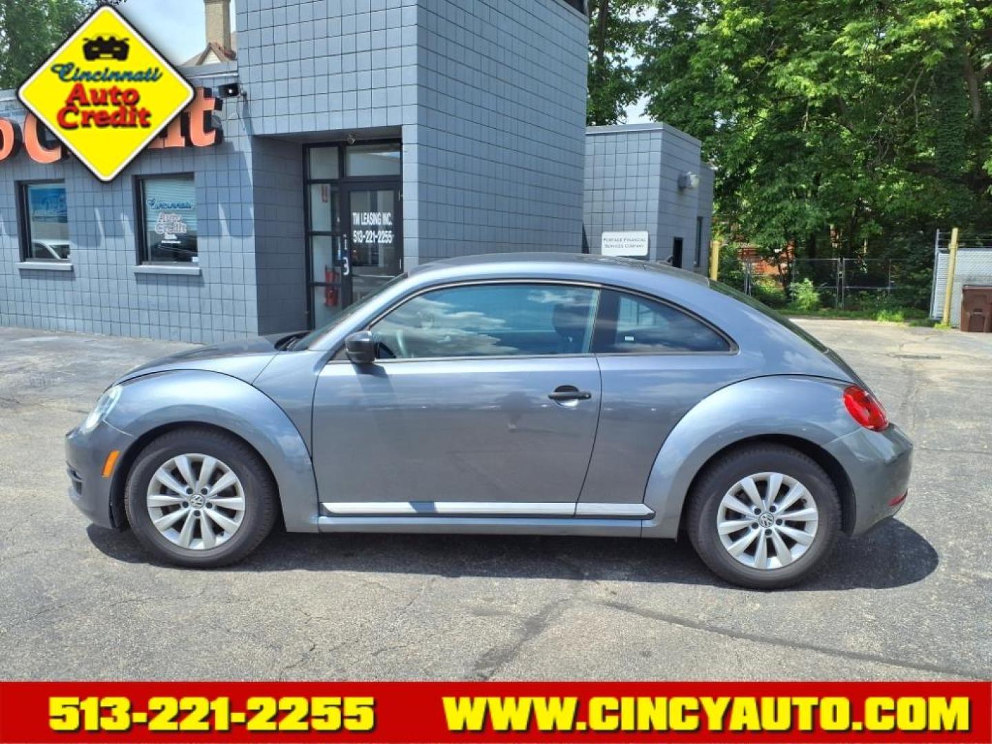 2013 Platinum Gray Metallic Volkswagen Beetle 2.5L Entry PZEV (3VWFP7ATXDM) with an 2.5L 2.5L I5 170hp 177ft. lbs. PZEV Sequential Multiport Fuel Injection engine, 6-speed Automatic with Tiptronic transmission, located at 2813 Gilbert Avenue, Cincinnati, OH, 45206, (513) 221-2255, 39.130219, -84.489189 - Photo#1