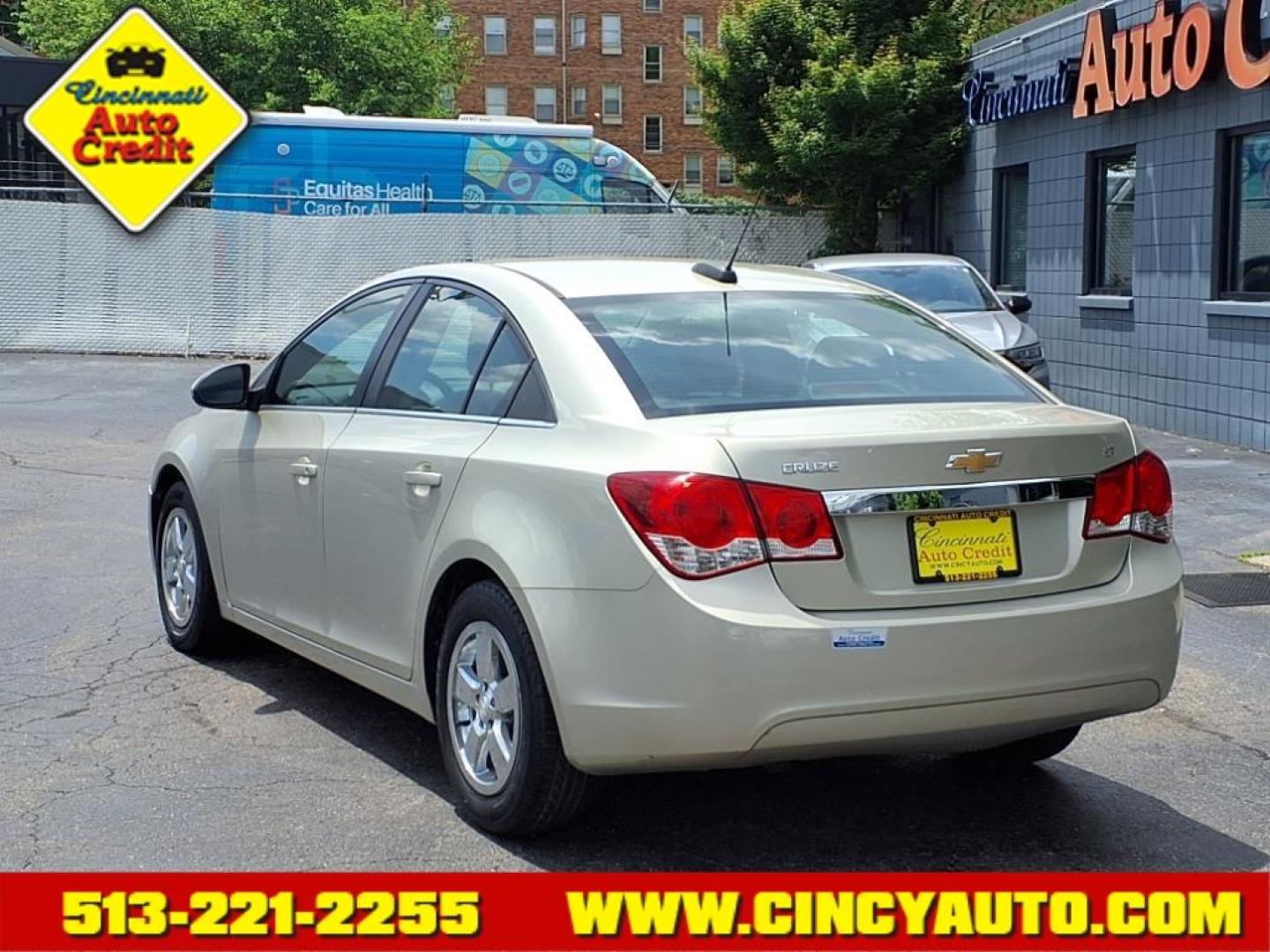 2016 Champagne Silver Metallic Chevrolet Cruze Limited 1LT Auto (1G1PE5SB4G7) with an 1.4L Ecotec 1.4L Turbo I4 138hp 148ft. lbs. Sequential Multiport Fuel Injection engine, 6-Speed Shiftable Automatic w/Overdrive transmission, located at 2813 Gilbert Avenue, Cincinnati, OH, 45206, (513) 221-2255, 39.130219, -84.489189 - Photo#2