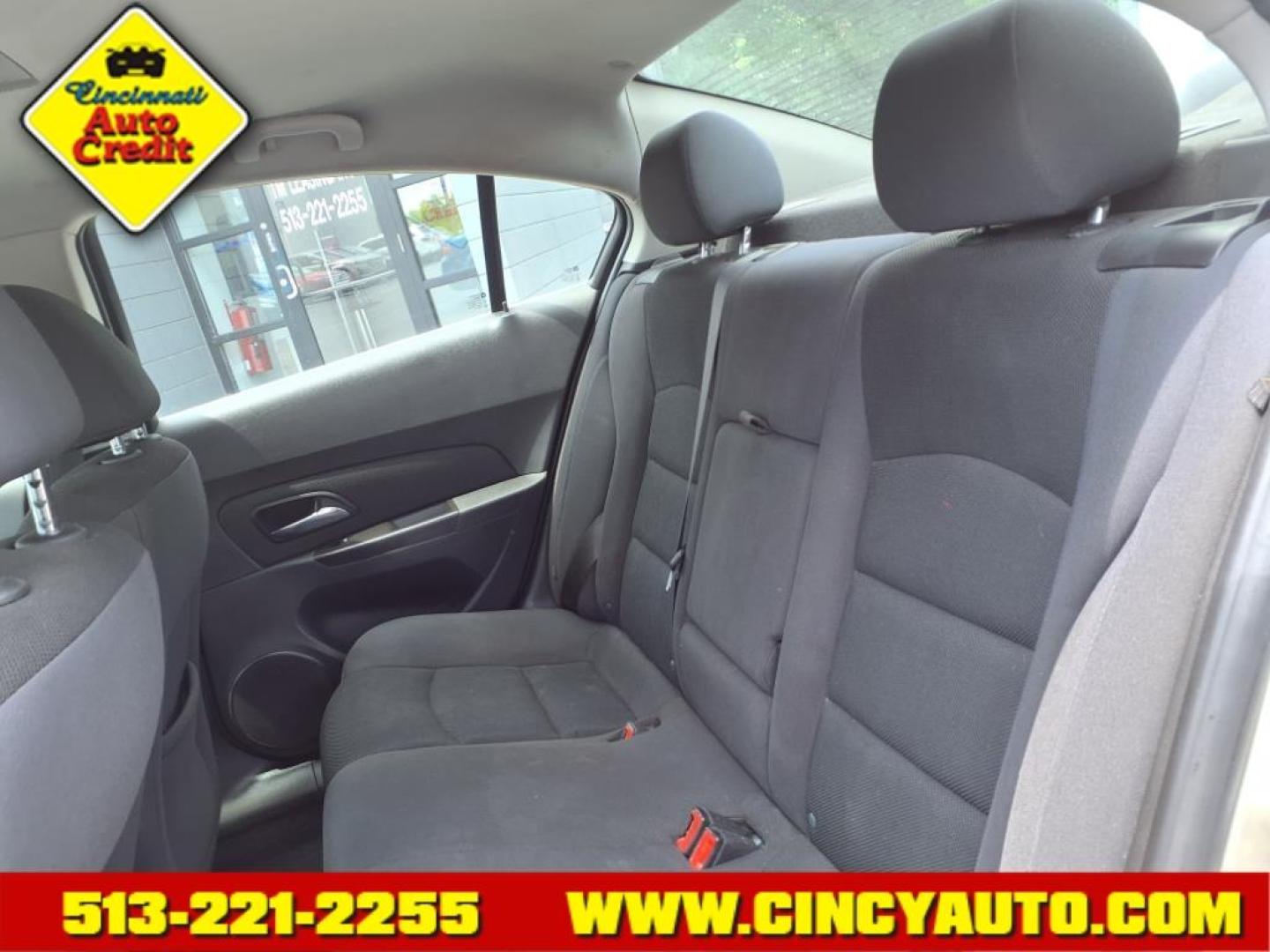 2016 Champagne Silver Metallic Chevrolet Cruze Limited 1LT Auto (1G1PE5SB4G7) with an 1.4L Ecotec 1.4L Turbo I4 138hp 148ft. lbs. Sequential Multiport Fuel Injection engine, 6-Speed Shiftable Automatic w/Overdrive transmission, located at 2813 Gilbert Avenue, Cincinnati, OH, 45206, (513) 221-2255, 39.130219, -84.489189 - Photo#4