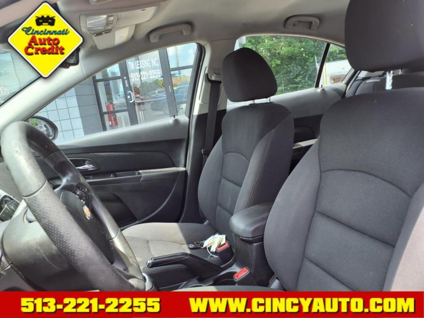 2016 Champagne Silver Metallic Chevrolet Cruze Limited 1LT Auto (1G1PE5SB4G7) with an 1.4L Ecotec 1.4L Turbo I4 138hp 148ft. lbs. Sequential Multiport Fuel Injection engine, 6-Speed Shiftable Automatic w/Overdrive transmission, located at 2813 Gilbert Avenue, Cincinnati, OH, 45206, (513) 221-2255, 39.130219, -84.489189 - Photo#5