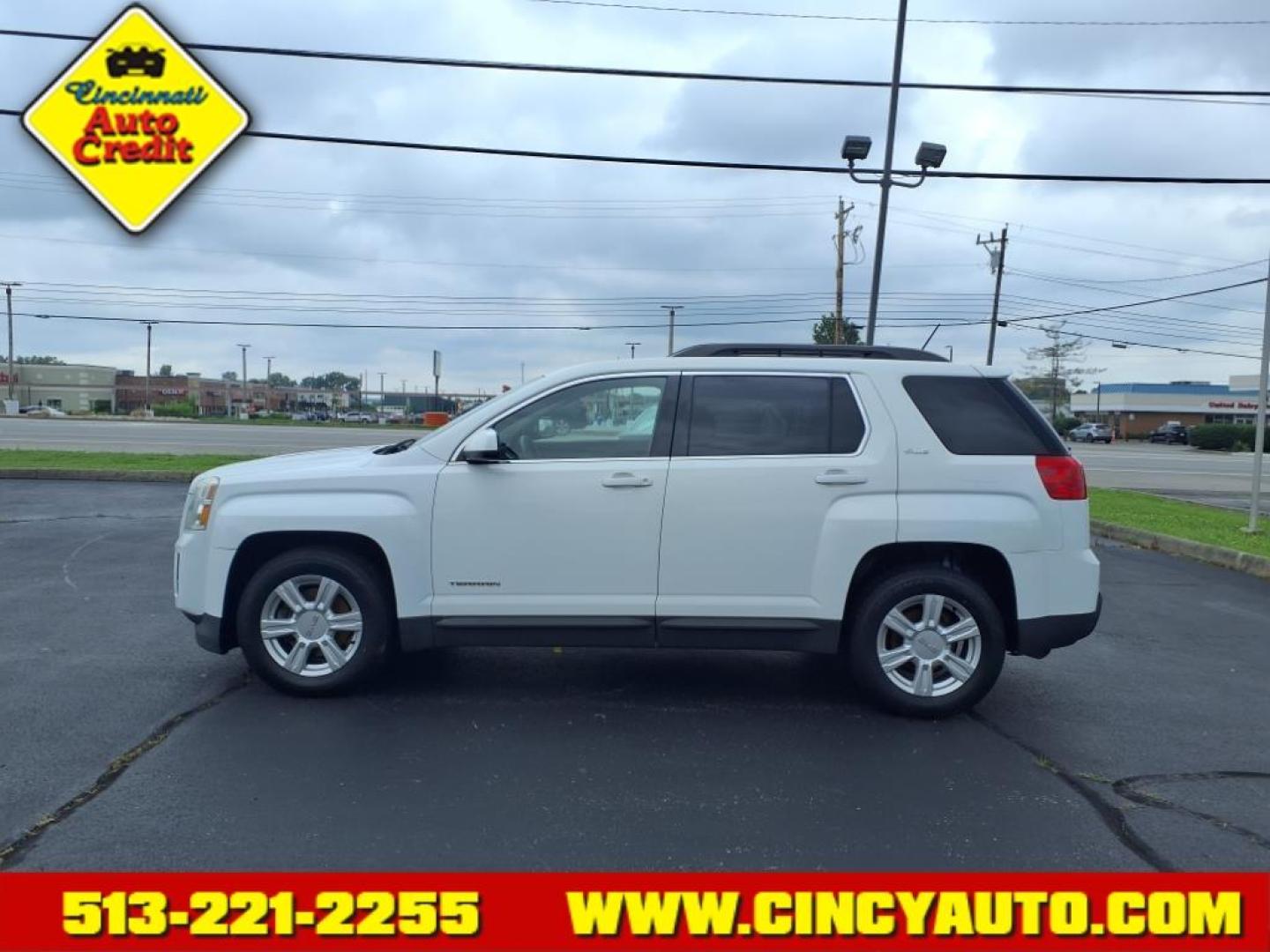 2015 Summit White Gaz GMC Terrain SLE-2 (2GKFLWEK8F6) with an 2.4L Ecotec 2.4L I4 182hp 172ft. lbs. Direct Injection engine, 6-Speed Shiftable Automatic transmission, located at 5489 Dixie Highway, Fairfield, OH, 45014, (513) 221-2255, 39.333084, -84.523834 - Photo#1