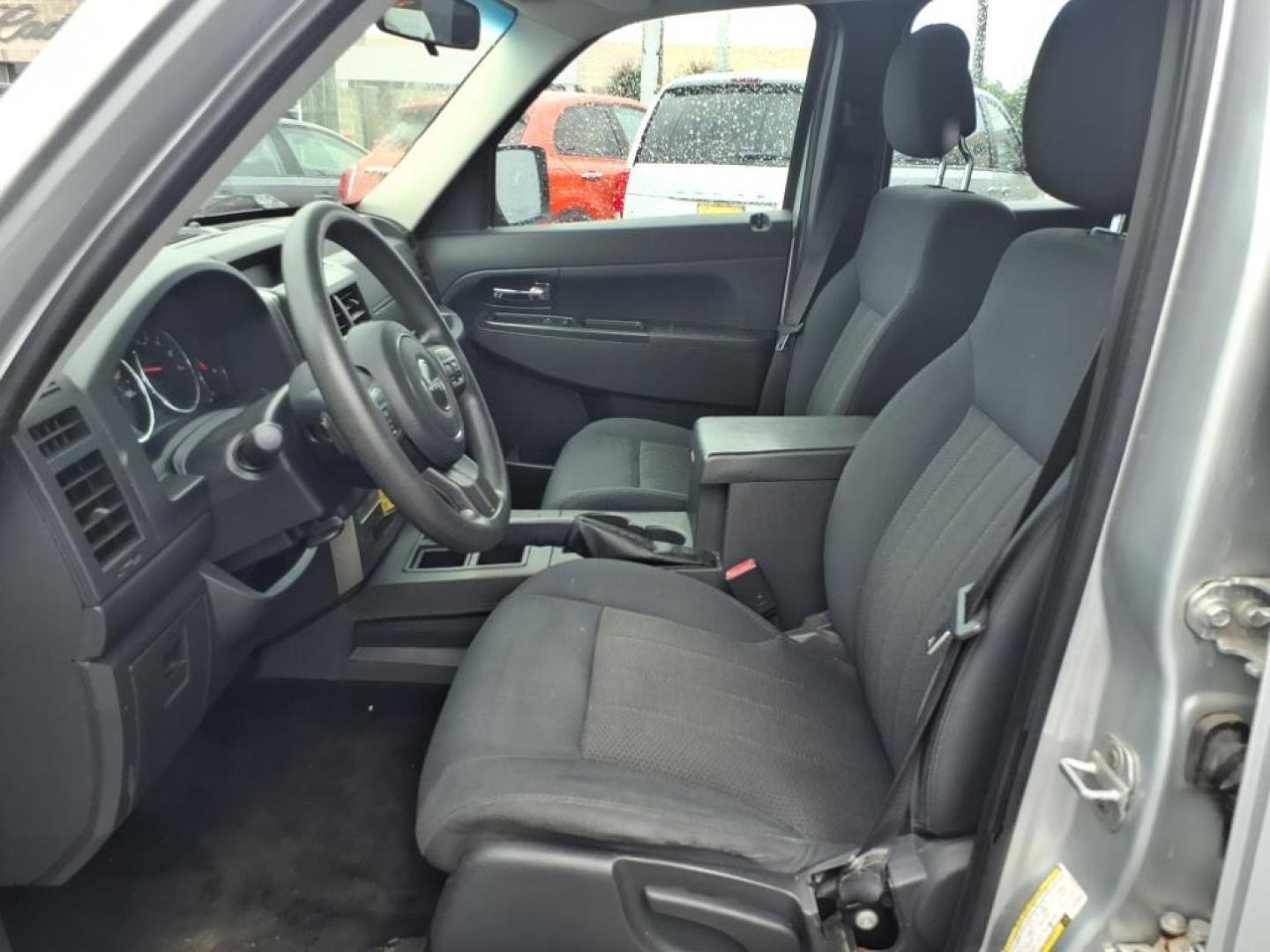 2012 Silver Jeep Liberty Sport (1C4PJLAK9CW) with an 3.7L 3.7L V6 210hp 235ft. lbs. Sequential Multiport Fuel Injection engine, 4-Speed Automatic transmission, located at 2813 Gilbert Avenue, Cincinnati, OH, 45206, (513) 221-2255, 39.130219, -84.489189 - Photo#6