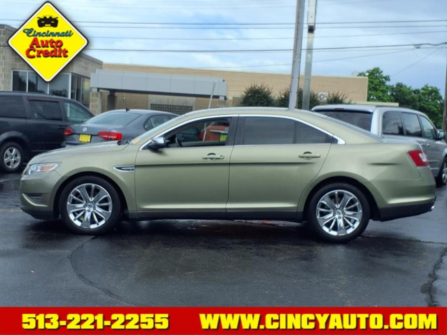 2012 Ginger Ale Jy Ford Taurus Limited (1FAHP2FWXCG) with an 3.5L 3.5L V6 263hp 249ft. lbs. Sequential Multiport Fuel Injection engine, 6-Speed Shiftable Automatic transmission, located at 2813 Gilbert Avenue, Cincinnati, OH, 45206, (513) 221-2255, 39.130219, -84.489189 - Photo#1