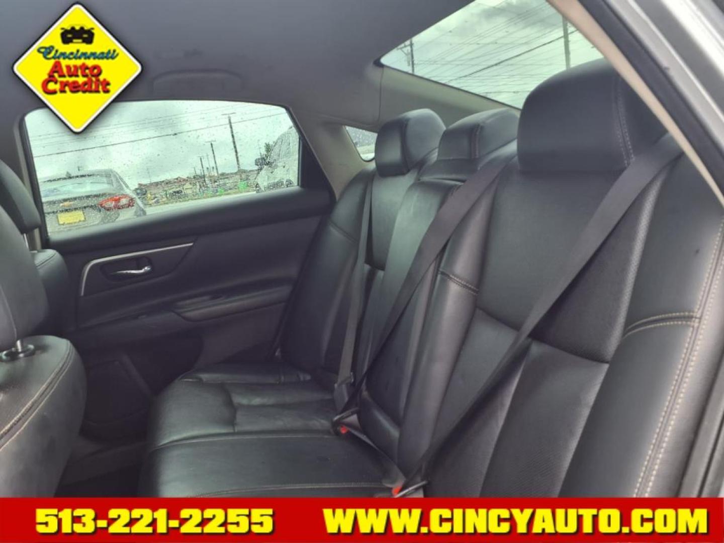 2018 Brilliant Silver Nissan Altima 2.5 SL (1N4AL3AP4JC) with an 2.5L 2.5L I4 179hp 177ft. lbs. Sequential Multiport Fuel Injection engine, CVT transmission, located at 5489 Dixie Highway, Fairfield, OH, 45014, (513) 221-2255, 39.333084, -84.523834 - Photo#4