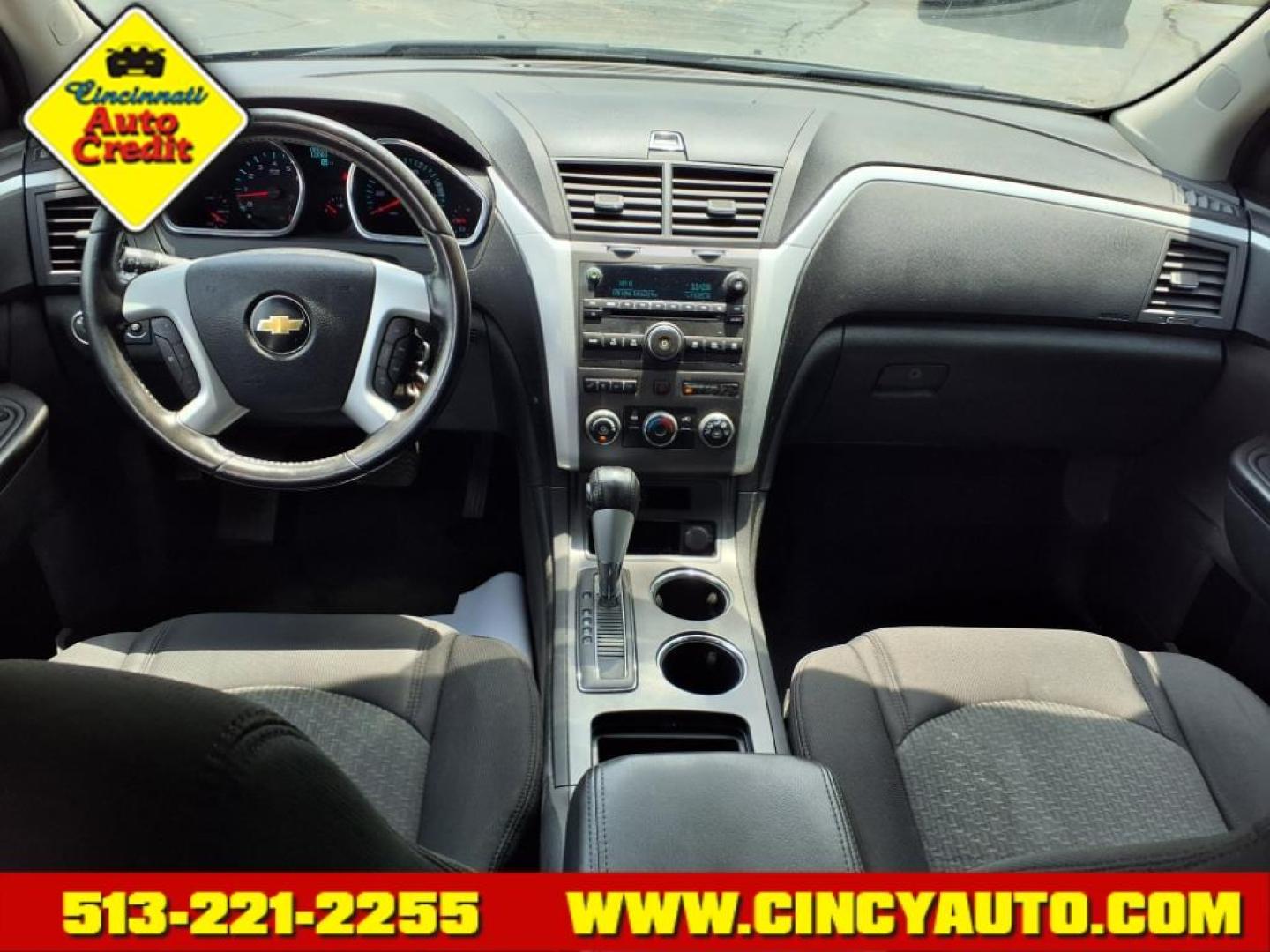 2011 Steel Green Metallic Chevrolet Traverse LT (1GNKVGED6BJ) with an 3.6L 3.6L V6 281hp 266ft. lbs. Direct Injection engine, 6-Speed Shiftable Automatic transmission, located at 2813 Gilbert Avenue, Cincinnati, OH, 45206, (513) 221-2255, 39.130219, -84.489189 - Photo#3