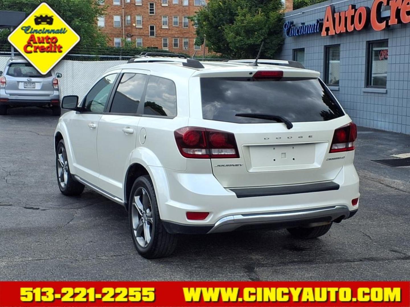 2017 Vice White Dodge Journey Crossroad (3C4PDCGB5HT) with an 2.4L 2.4L I4 173hp 166ft. lbs. Sequential Multiport Fuel Injection engine, 4-Speed Shiftable Automatic transmission, located at 2813 Gilbert Avenue, Cincinnati, OH, 45206, (513) 221-2255, 39.130219, -84.489189 - Photo#2