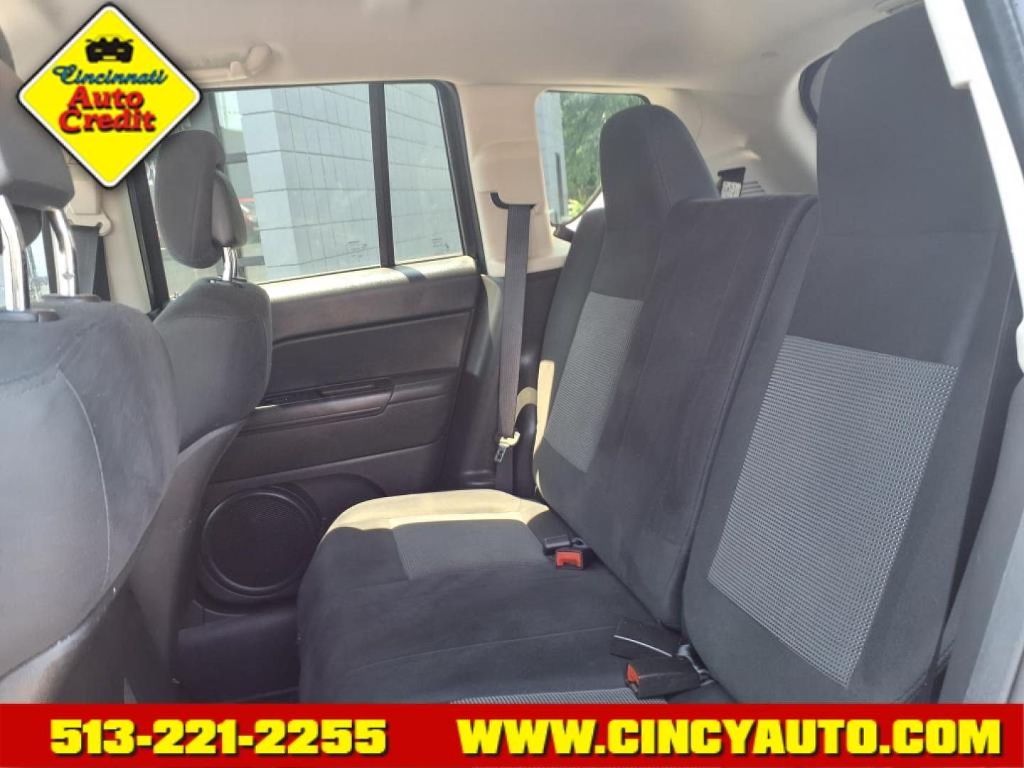 2012 True Blue Pearl Coat Pbu Jeep Compass Sport (1C4NJCBA8CD) with an 2.0L 2.0L I4 158hp 141ft. lbs. Sequential Multiport Fuel Injection engine, CVT transmission, located at 2813 Gilbert Avenue, Cincinnati, OH, 45206, (513) 221-2255, 39.130219, -84.489189 - Photo#4