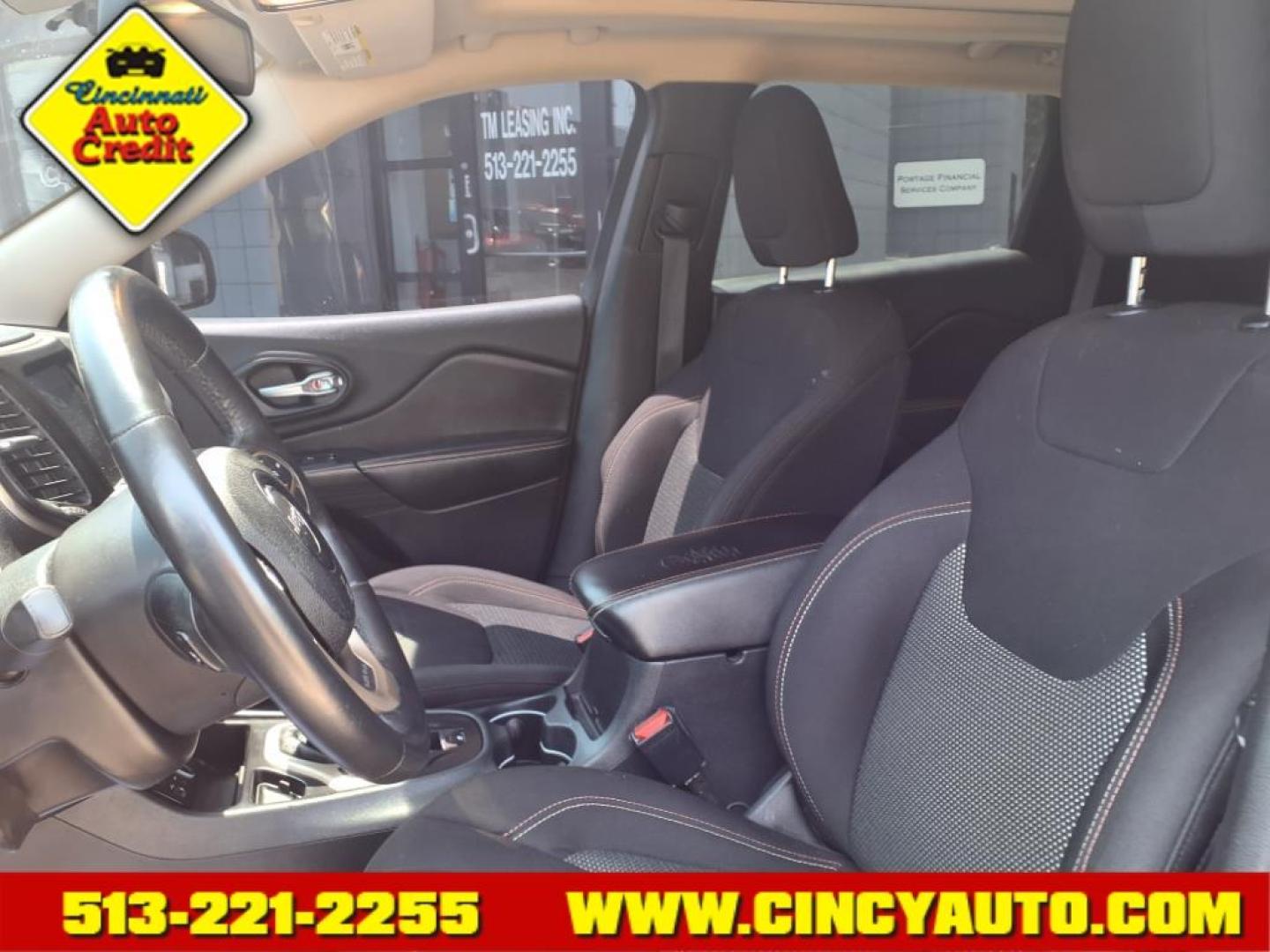 2016 Eco Green Pearl Coat Pgx Jeep Cherokee Latitude (1C4PJLCSXGW) with an 3.2L 3.2L V6 271hp 239ft. lbs. Sequential Multiport Fuel Injection engine, 9-Speed Shiftable Automatic transmission, located at 2813 Gilbert Avenue, Cincinnati, OH, 45206, (513) 221-2255, 39.130219, -84.489189 - Photo#5