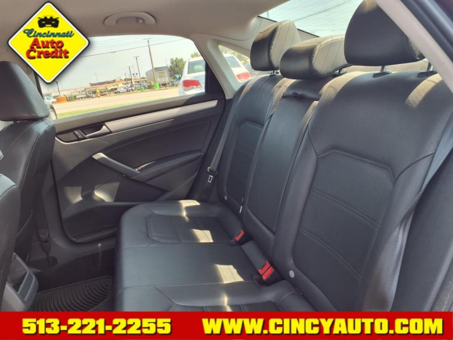 2012 Opera Red Metallic Volkswagen Passat SE PZEV (1VWBP7A3XCC) with an 2.5L 2.5L I5 170hp 177ft. lbs. PZEV Sequential Multiport Fuel Injection engine, 6-Speed Shiftable Automatic transmission, located at 5489 Dixie Highway, Fairfield, OH, 45014, (513) 221-2255, 39.333084, -84.523834 - Photo#4