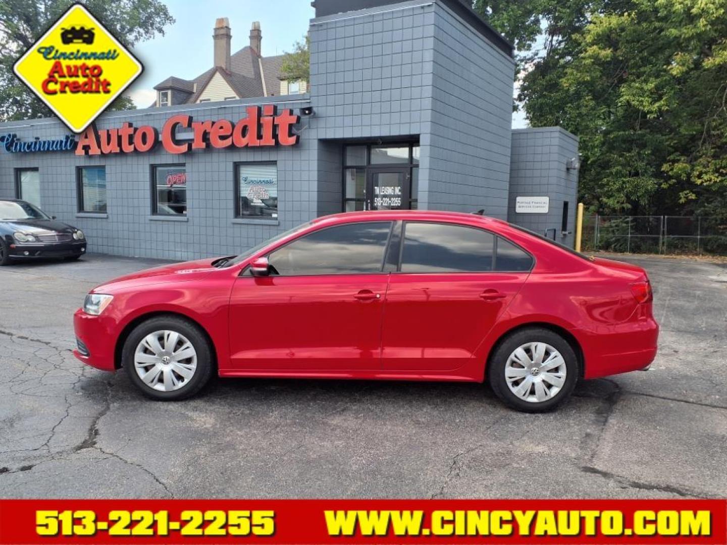 2014 Tornado Red G2g2 Volkswagen Jetta SE PZEV (3VWD17AJXEM) with an 1.8L 1.8L Turbo I4 170hp 184ft. lbs. PZEV Direct Injection engine, 6-Speed Shiftable Automatic transmission, located at 2813 Gilbert Avenue, Cincinnati, OH, 45206, (513) 221-2255, 39.130219, -84.489189 - Photo#1