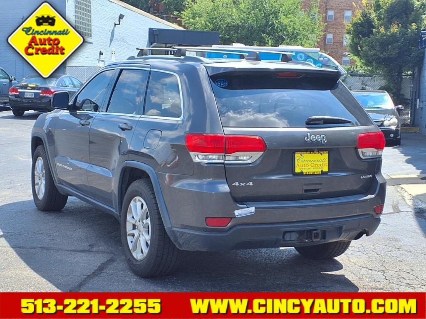 2014 Billet Silver Metallic Clear Coat Jeep Grand Cherokee Laredo (1C4RJFAG7EC) with an 3.6L 3.6L V6 290hp 260ft. lbs. Sequential Multiport Fuel Injection engine, 8-Speed Shiftable Automatic transmission, located at 2813 Gilbert Avenue, Cincinnati, OH, 45206, (513) 221-2255, 39.130219, -84.489189 - Photo#2