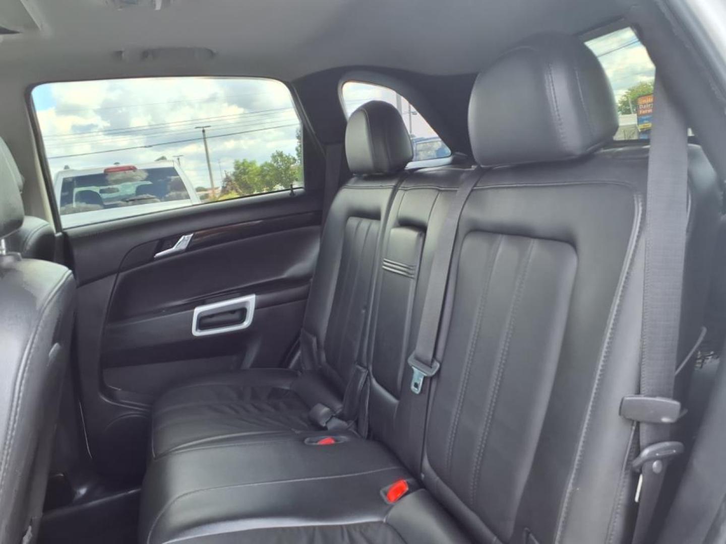 2015 Arctic Ice Chevrolet Captiva Sport LT (3GNAL3EK4FS) with an 2.4L Ecotec 2.4L I4 180hp 172ft. lbs. Direct Injection engine, 6-Speed Shiftable Automatic transmission, located at 5489 Dixie Highway, Fairfield, OH, 45014, (513) 221-2255, 39.333084, -84.523834 - Photo#4