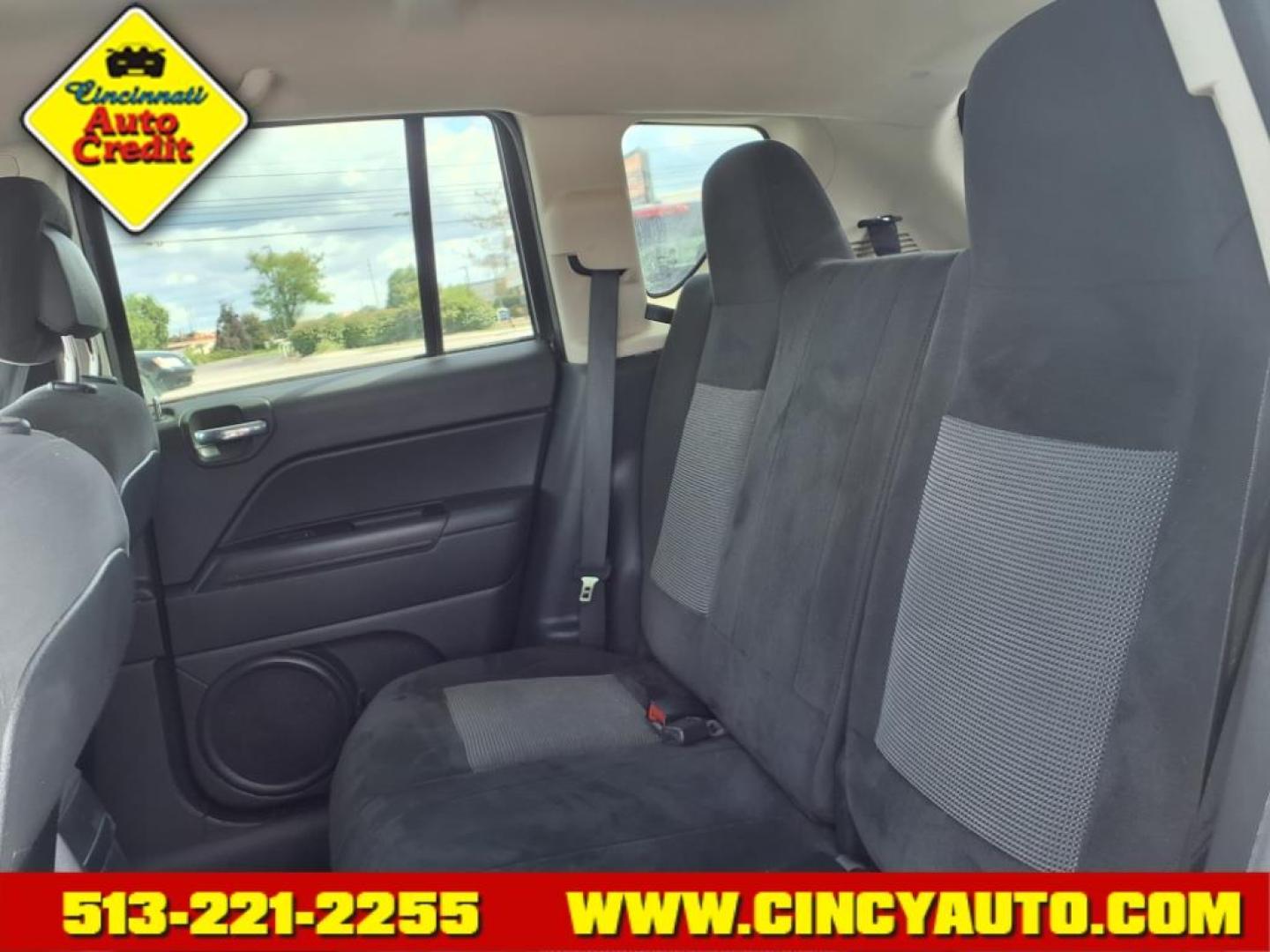 2016 Maximum Steel Metallic Clear Coat Jeep Compass Sport (1C4NJDBB3GD) with an 2.4L 2.4L I4 172hp 165ft. lbs. Sequential Multiport Fuel Injection engine, 6-Speed Shiftable Automatic transmission, located at 5489 Dixie Highway, Fairfield, OH, 45014, (513) 221-2255, 39.333084, -84.523834 - Photo#4