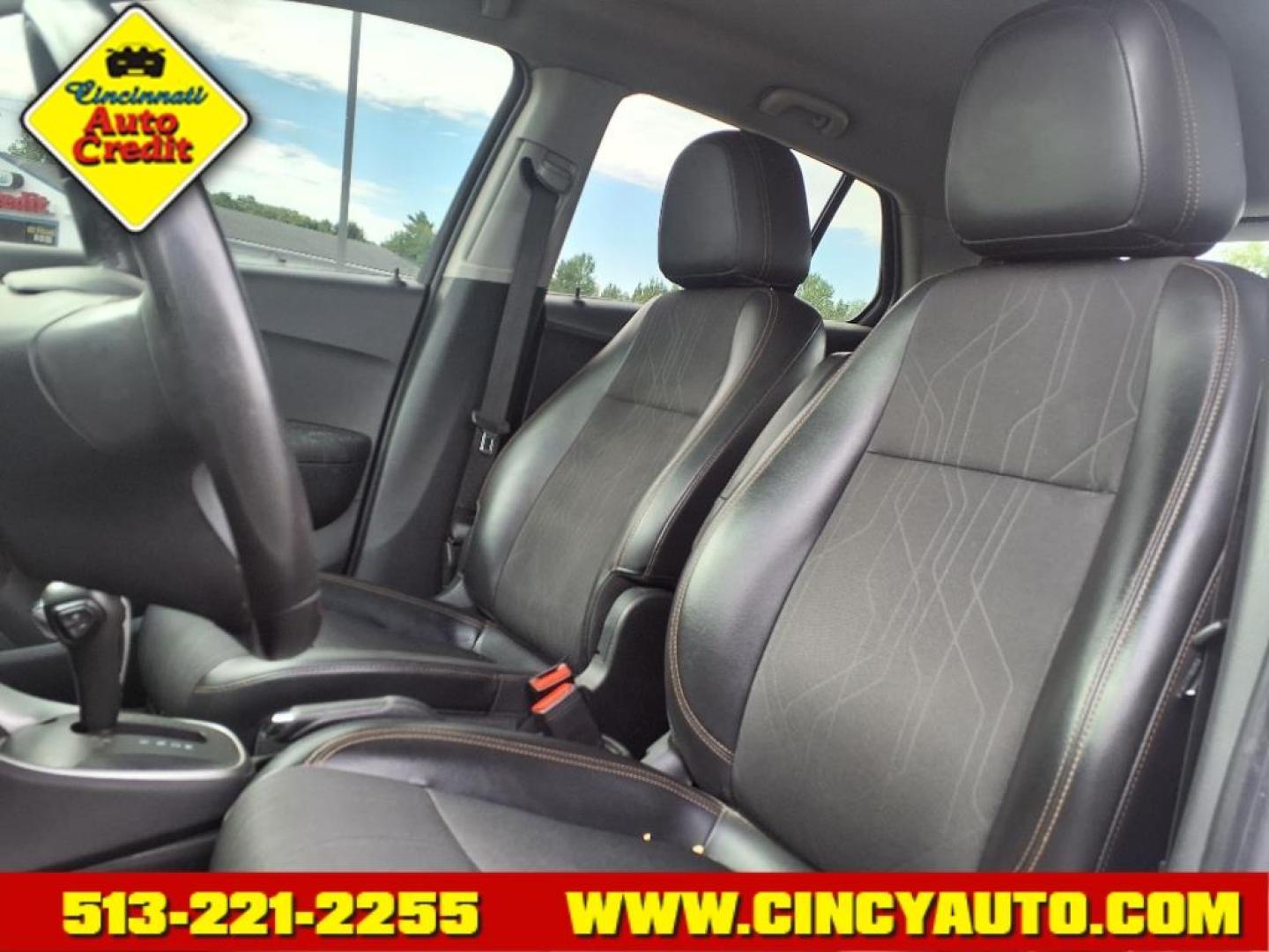 2017 Summit White Chevrolet Trax LT (KL7CJLSB4HB) with an 1.4L Ecotec 1.4L Turbo I4 138hp 148ft. lbs. Sequential Multiport Fuel Injection engine, 6-Speed Shiftable Automatic transmission, located at 5489 Dixie Highway, Fairfield, OH, 45014, (513) 221-2255, 39.333084, -84.523834 - Photo#4