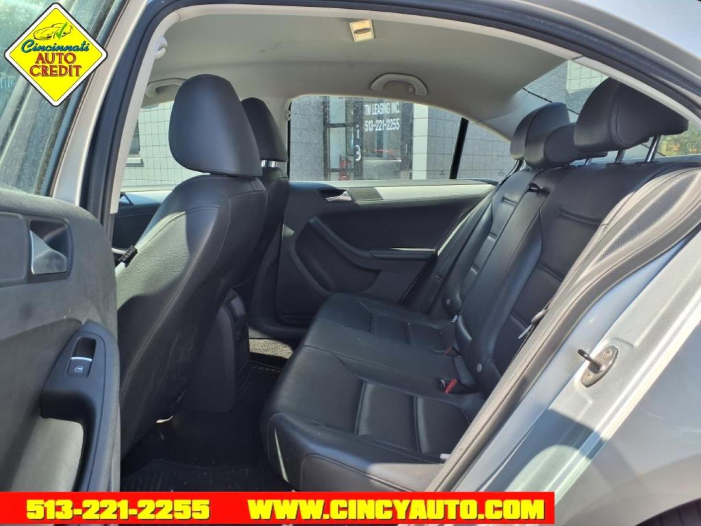 2014 Moonrock Silver Metallic Volkswagen Jetta SE PZEV (3VWD17AJ0EM) with an 1.8L 1.8L Turbo I4 170hp 184ft. lbs. PZEV Direct Injection engine, 6-Speed Shiftable Automatic transmission, located at 2813 Gilbert Avenue, Cincinnati, OH, 45206, (513) 221-2255, 39.130219, -84.489189 - Photo#4
