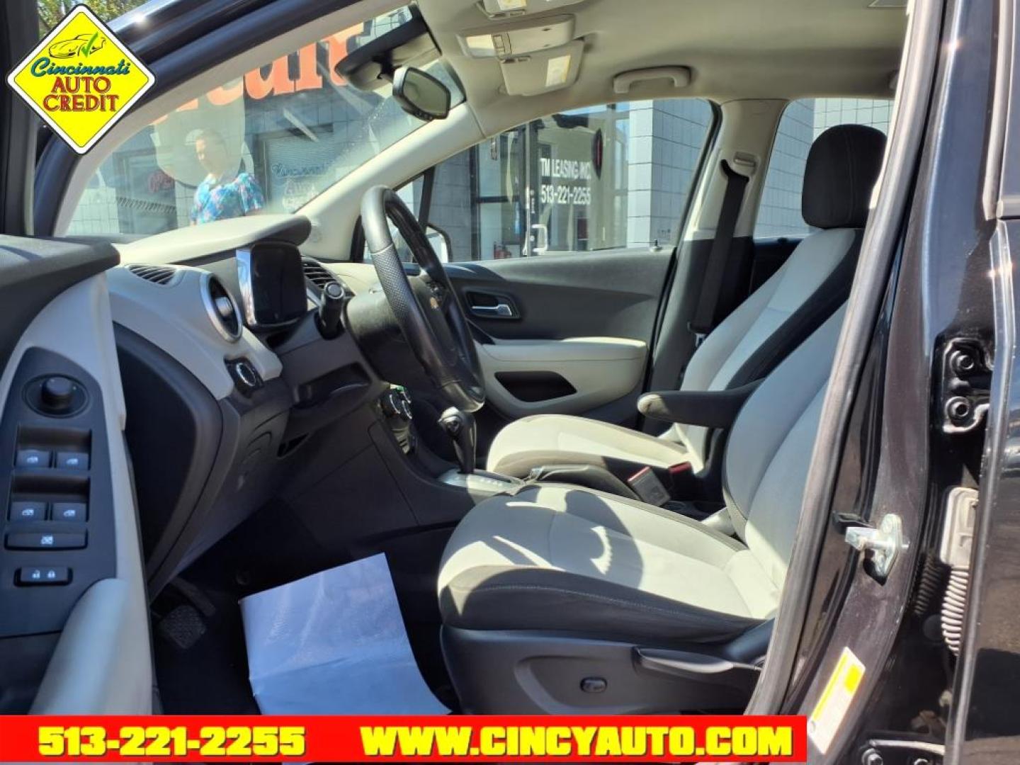2015 Black Granite Metallic Gar Chevrolet Trax LS (KL7CJKSB2FB) with an 1.4L Ecotec 1.4L Turbo I4 138hp 148ft. lbs. Sequential Multiport Fuel Injection engine, 6-Speed Automatic transmission, located at 2813 Gilbert Avenue, Cincinnati, OH, 45206, (513) 221-2255, 39.130219, -84.489189 - Photo#5