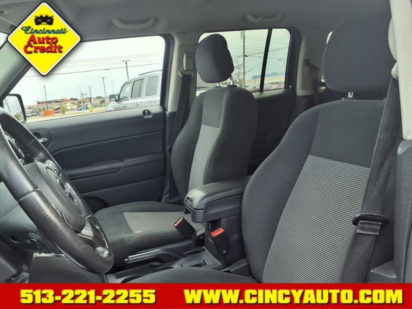 2016 Billet Silver Metallic Clear Coat Jeep Patriot Latitude (1C4NJPFA0GD) with an 2.0L 2.0L I4 158hp 141ft. lbs. Sequential Multiport Fuel Injection engine, 6-Speed Shiftable Automatic transmission, located at 5489 Dixie Highway, Fairfield, OH, 45014, (513) 221-2255, 39.333084, -84.523834 - Photo#5