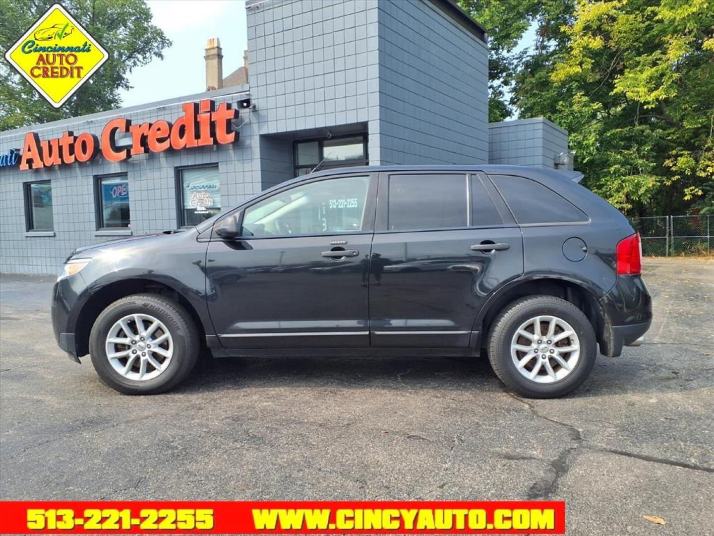 2013 Tuxedo Black Metallic Ford Edge SE (2FMDK3GCXDB) with an 3.5L 3.5L V6 285hp 253ft. lbs. Sequential Multiport Fuel Injection engine, 6-Speed Shiftable Automatic transmission, located at 2813 Gilbert Avenue, Cincinnati, OH, 45206, (513) 221-2255, 39.130219, -84.489189 - Photo#1