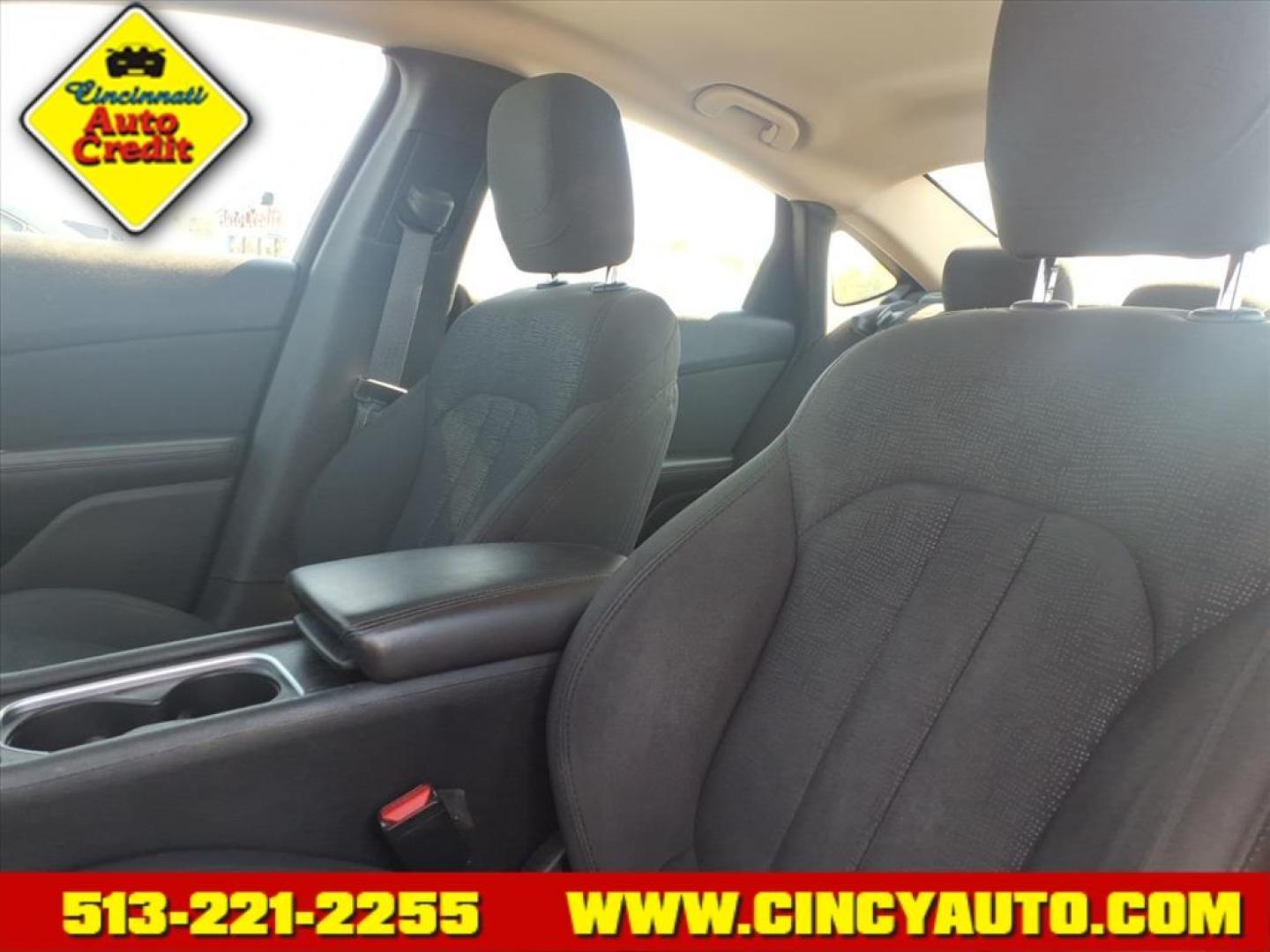 2016 Billet Silver Metallic Clear Coat Chrysler 200 Limited (1C3CCCAB2GN) with an 2.4L 2.4L I4 184hp 173ft. lbs. Sequential Multiport Fuel Injection engine, 9-Speed Shiftable Automatic transmission, located at 5489 Dixie Highway, Fairfield, OH, 45014, (513) 221-2255, 39.333084, -84.523834 - Photo#5