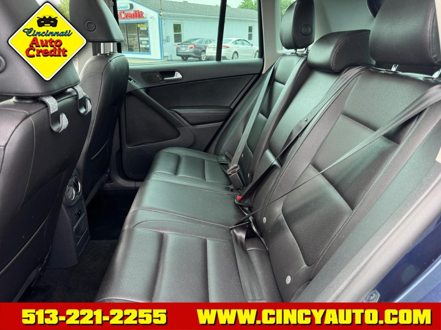 2013 Night Blue Metallic Volkswagen Tiguan SEL 4Motion (WVGBV7AX4DW) with an 2.0L 2.0L Turbo I4 200hp 207ft. lbs. Direct Injection engine, 6-speed Automatic with Tiptronic transmission, located at 5489 Dixie Highway, Fairfield, OH, 45014, (513) 221-2255, 39.333084, -84.523834- Photo#4