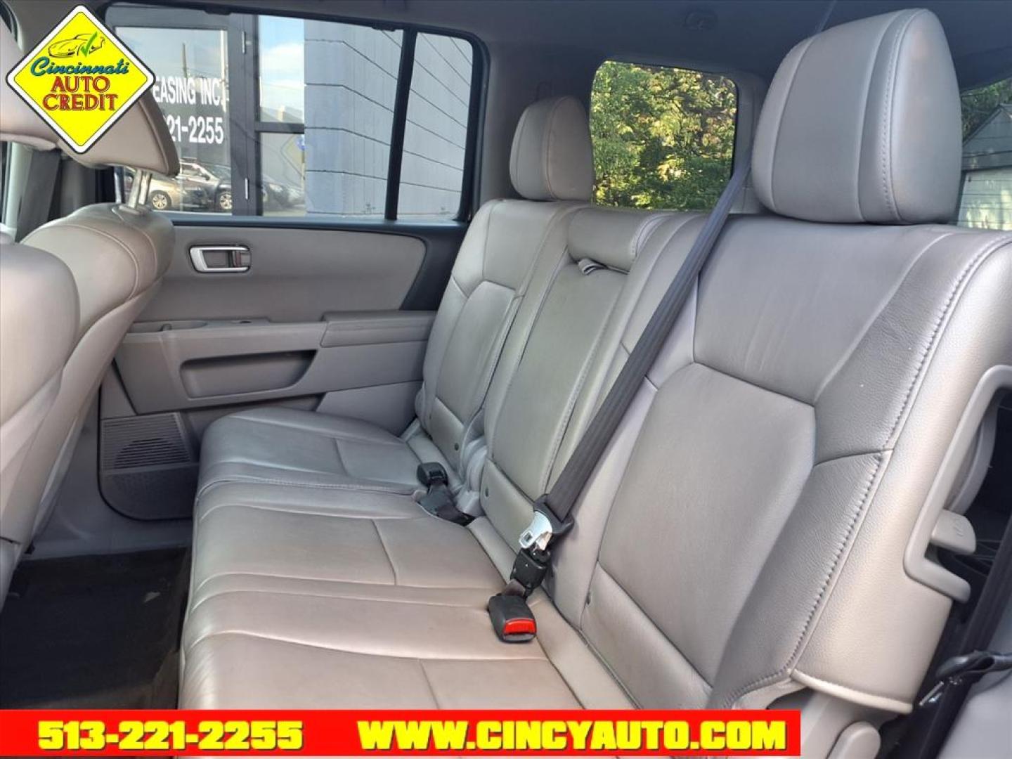 2014 Crystal Black Pearl Honda Pilot EX-L (5FNYF4H57EB) with an 3.5L 3.5L V6 250hp 253ft. lbs. Sequential Multiport Fuel Injection engine, 5-Speed Automatic transmission, located at 2813 Gilbert Avenue, Cincinnati, OH, 45206, (513) 221-2255, 39.130219, -84.489189 - Photo#4