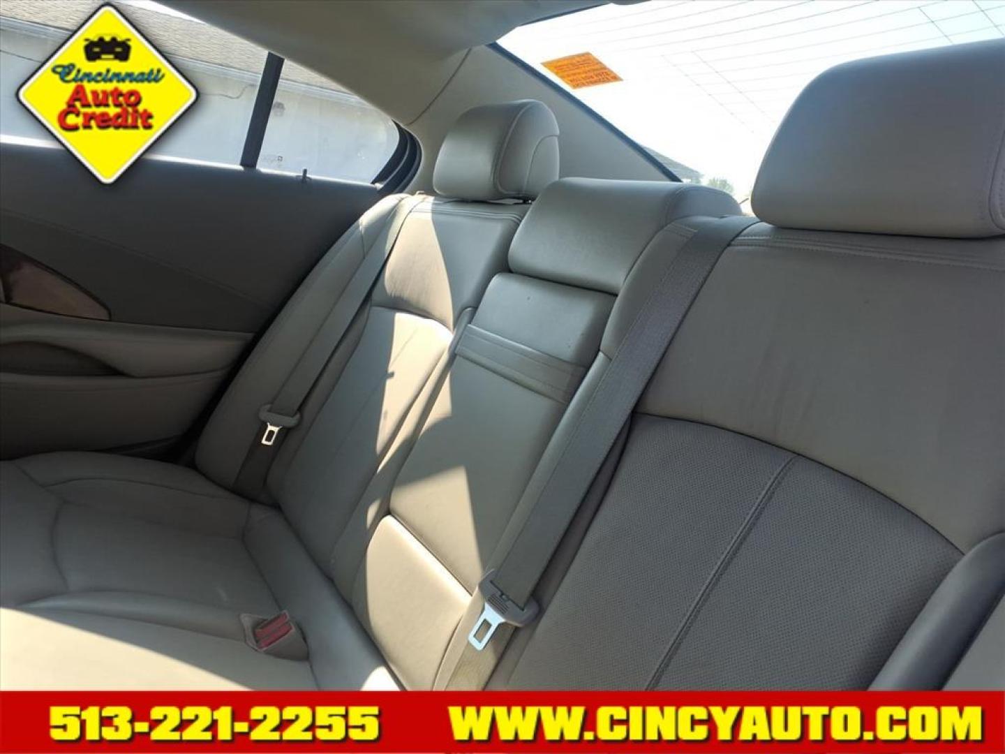 2010 White Diamond Tricoat Buick LaCrosse CXS (1G4GE5EV2AF) with an 3.6L 3.6L V6 280hp 259ft. lbs. Fuel Injected engine, 6-Speed Shiftable Automatic transmission, located at 5489 Dixie Highway, Fairfield, OH, 45014, (513) 221-2255, 39.333084, -84.523834 - Photo#3