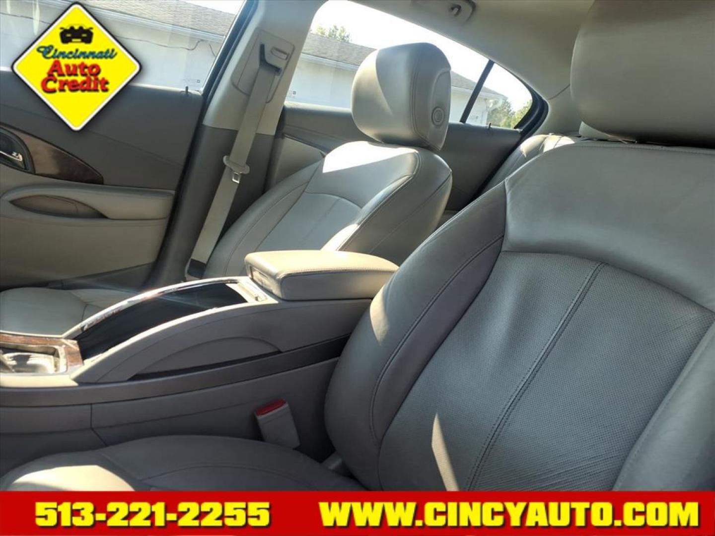 2010 White Diamond Tricoat Buick LaCrosse CXS (1G4GE5EV2AF) with an 3.6L 3.6L V6 280hp 259ft. lbs. Fuel Injected engine, 6-Speed Shiftable Automatic transmission, located at 5489 Dixie Highway, Fairfield, OH, 45014, (513) 221-2255, 39.333084, -84.523834 - Photo#4
