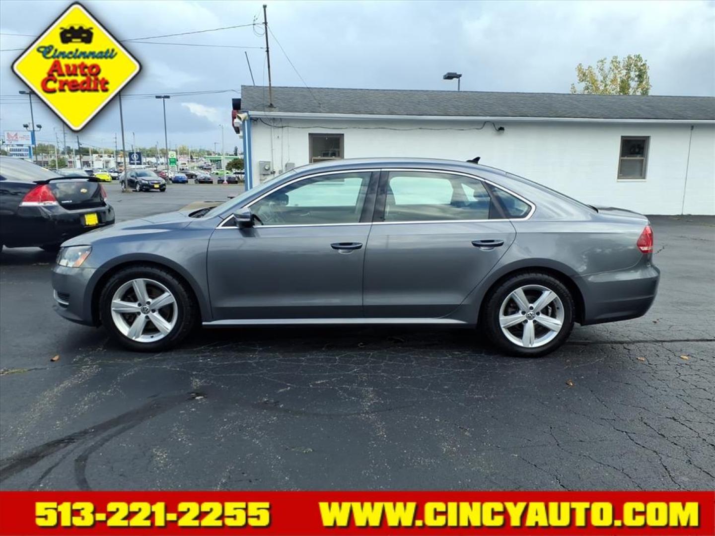 2014 Platinum Gray Metallic Volkswagen Passat 1.8T SE (1VWBS7A32EC) with an 1.8L 1.8L Turbo I4 170hp 184ft. lbs. Direct Injection engine, 5-Speed Manual transmission, located at 5489 Dixie Highway, Fairfield, OH, 45014, (513) 221-2255, 39.333084, -84.523834 - Photo#1