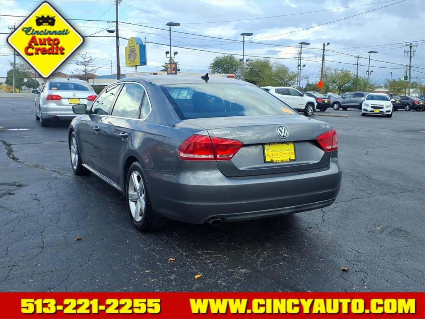 2014 Platinum Gray Metallic Volkswagen Passat 1.8T SE (1VWBS7A32EC) with an 1.8L 1.8L Turbo I4 170hp 184ft. lbs. Direct Injection engine, 5-Speed Manual transmission, located at 5489 Dixie Highway, Fairfield, OH, 45014, (513) 221-2255, 39.333084, -84.523834 - Photo#2