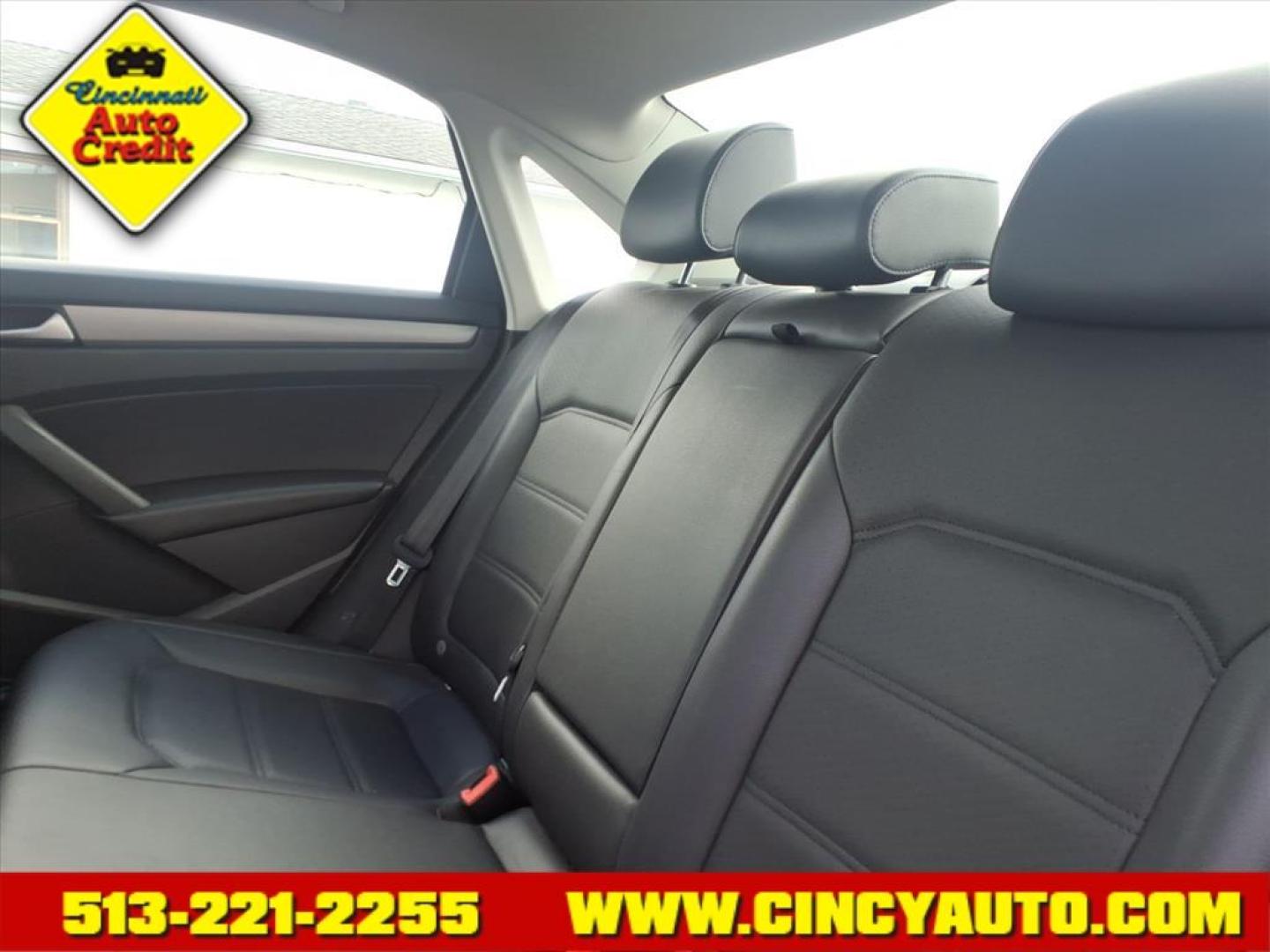 2014 Platinum Gray Metallic Volkswagen Passat 1.8T SE (1VWBS7A32EC) with an 1.8L 1.8L Turbo I4 170hp 184ft. lbs. Direct Injection engine, 5-Speed Manual transmission, located at 5489 Dixie Highway, Fairfield, OH, 45014, (513) 221-2255, 39.333084, -84.523834 - Photo#4