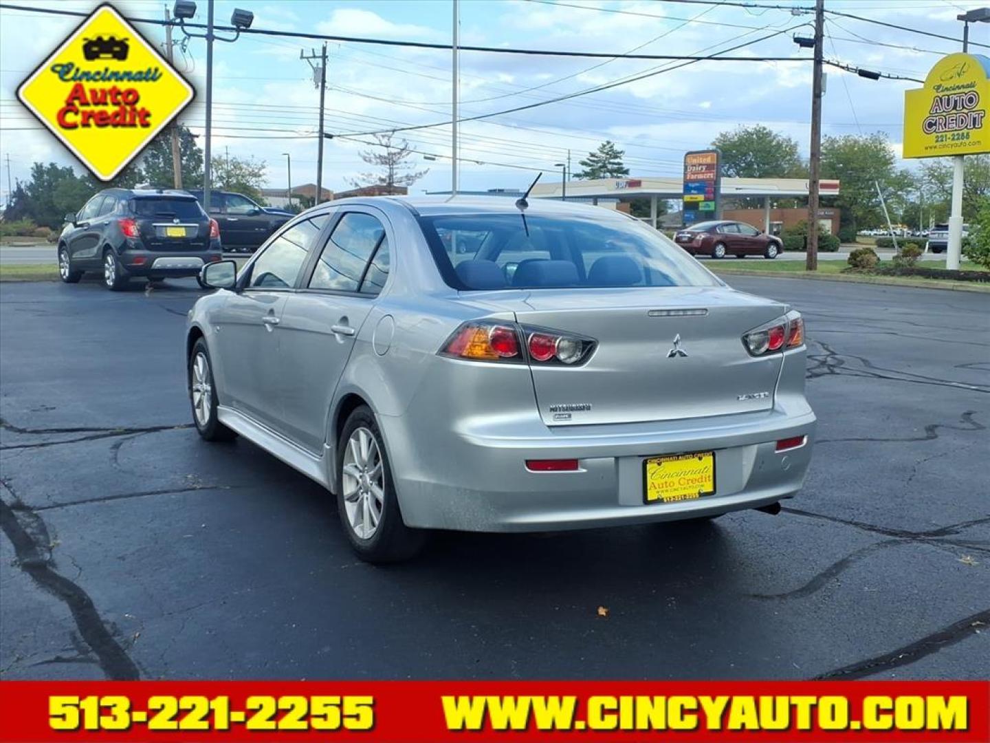 2016 Alloy Silver Metallic Mitsubishi Lancer ES (JA32V2FWXGU) with an 2.4L 2.4L I4 168hp 167ft. lbs. Sequential Multiport Fuel Injection engine, CVT transmission, located at 5489 Dixie Highway, Fairfield, OH, 45014, (513) 221-2255, 39.333084, -84.523834 - Photo#2
