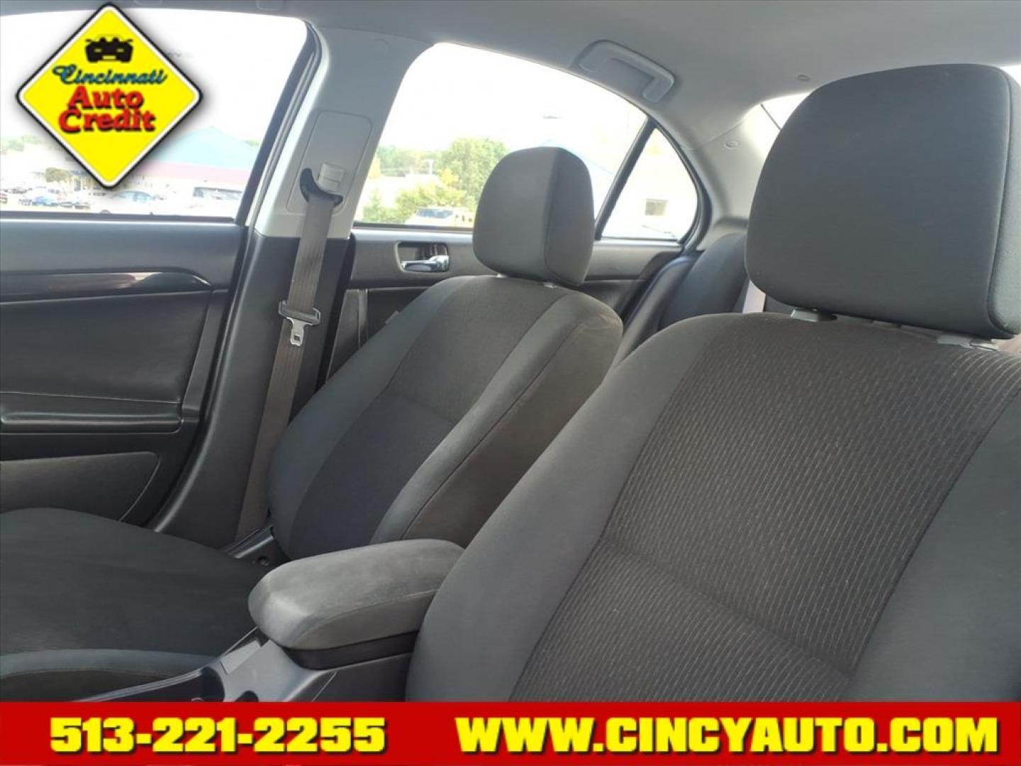2016 Alloy Silver Metallic Mitsubishi Lancer ES (JA32V2FWXGU) with an 2.4L 2.4L I4 168hp 167ft. lbs. Sequential Multiport Fuel Injection engine, CVT transmission, located at 5489 Dixie Highway, Fairfield, OH, 45014, (513) 221-2255, 39.333084, -84.523834 - Photo#5