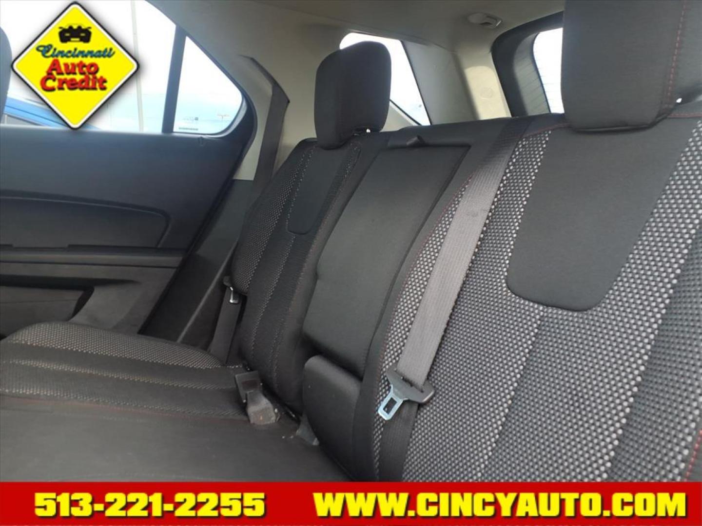 2017 Summit White Chevrolet Equinox LT (2GNALCEK3H1) with an 2.4L Ecotec 2.4L I4 182hp 172ft. lbs. Direct Injection engine, 6-Speed Shiftable Automatic transmission, located at 5489 Dixie Highway, Fairfield, OH, 45014, (513) 221-2255, 39.333084, -84.523834 - Photo#4