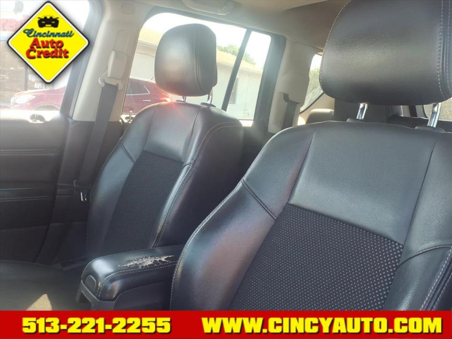 2014 Billet Silver Metallic Clear Coat Jeep Compass Latitude (1C4NJDEB2ED) with an 2.4L 2.4L I4 172hp 165ft. lbs. Sequential Multiport Fuel Injection engine, 6-Speed Shiftable Automatic transmission, located at 5489 Dixie Highway, Fairfield, OH, 45014, (513) 221-2255, 39.333084, -84.523834 - Photo#4