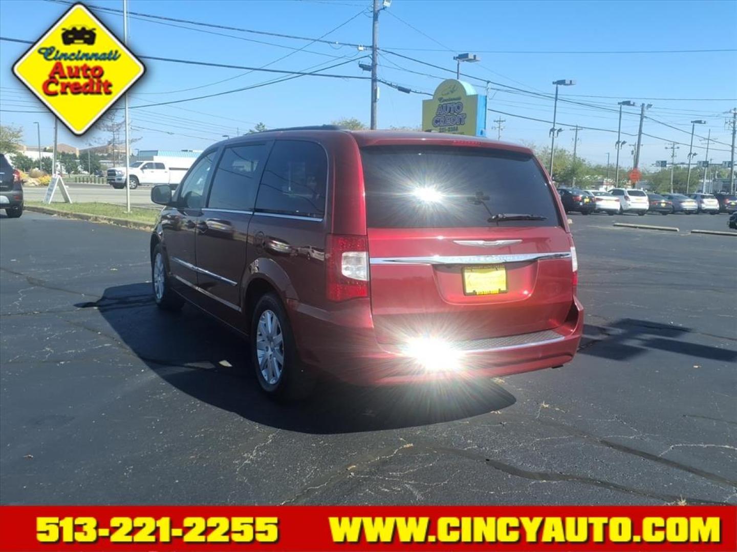 2013 Deep Cherry Red Crystal Pearl Coat Chrysler Town and Country Touring (2C4RC1BG9DR) with an 3.6L Pentastar 3.6L Flex Fuel V6 283hp 260ft. lbs. Sequential Multiport Fuel Injection engine, 6-Speed Shiftable Automatic transmission, located at 5489 Dixie Highway, Fairfield, OH, 45014, (513) 221-2255, 39.333084, -84.523834 - Photo#2