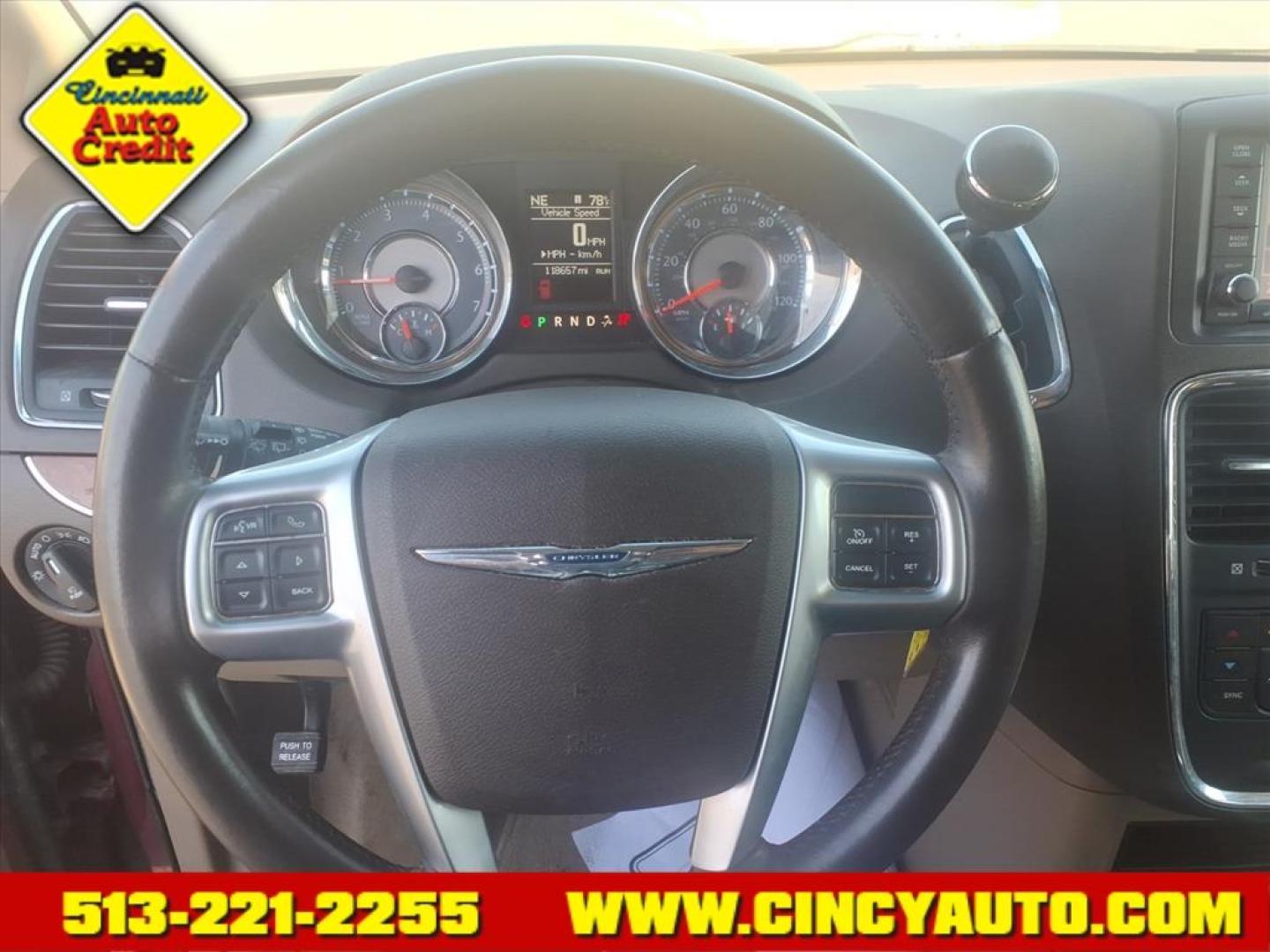 2013 Deep Cherry Red Crystal Pearl Coat Chrysler Town and Country Touring (2C4RC1BG9DR) with an 3.6L Pentastar 3.6L Flex Fuel V6 283hp 260ft. lbs. Sequential Multiport Fuel Injection engine, 6-Speed Shiftable Automatic transmission, located at 5489 Dixie Highway, Fairfield, OH, 45014, (513) 221-2255, 39.333084, -84.523834 - Photo#5