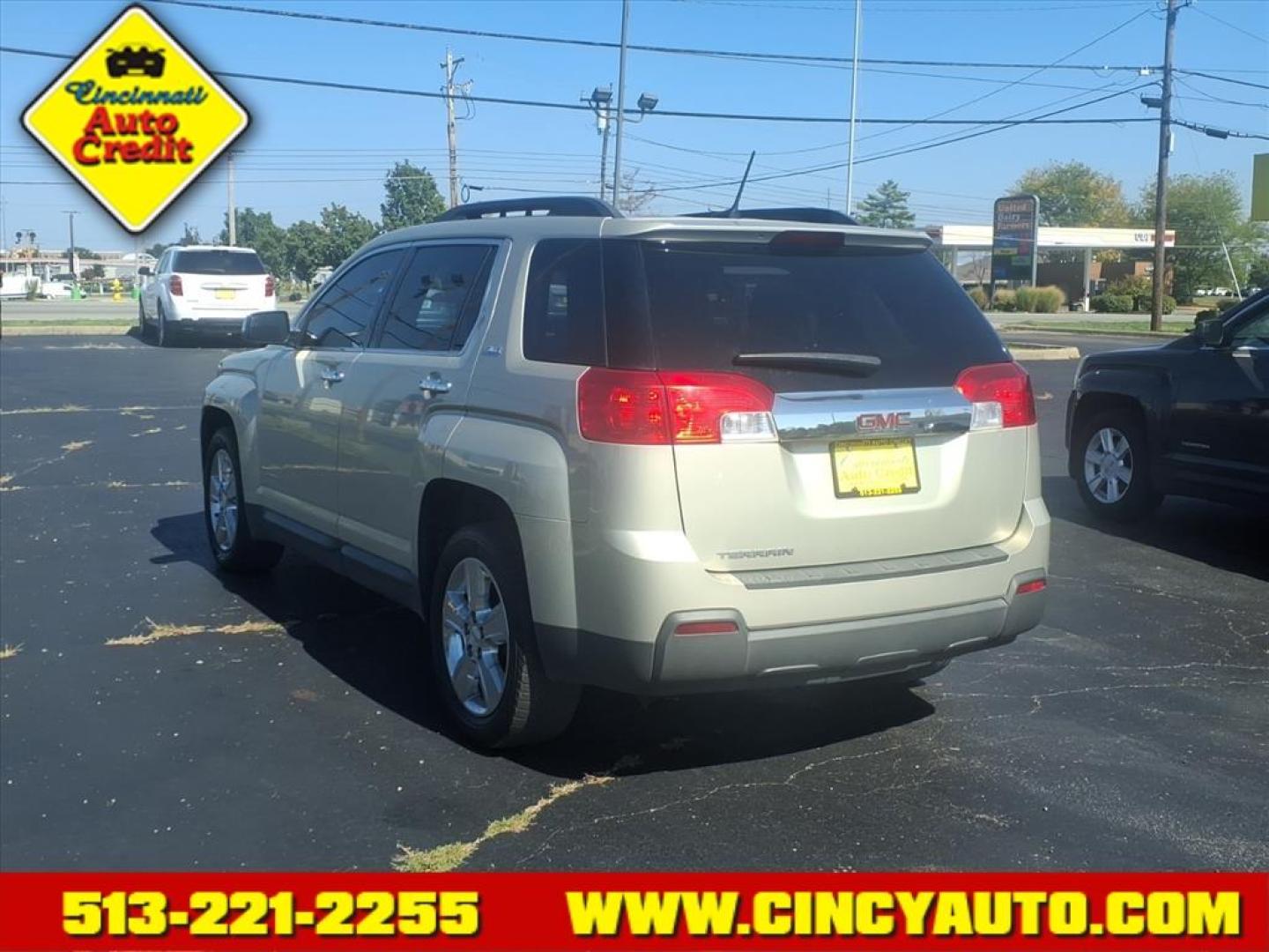 2014 Champagne Silver Metallic GMC Terrain SLE-2 (2GKALREK9E6) with an 2.4L Ecotec 2.4L I4 182hp 172ft. lbs. Direct Injection engine, 6-Speed Shiftable Automatic transmission, located at 5489 Dixie Highway, Fairfield, OH, 45014, (513) 221-2255, 39.333084, -84.523834 - Photo#2