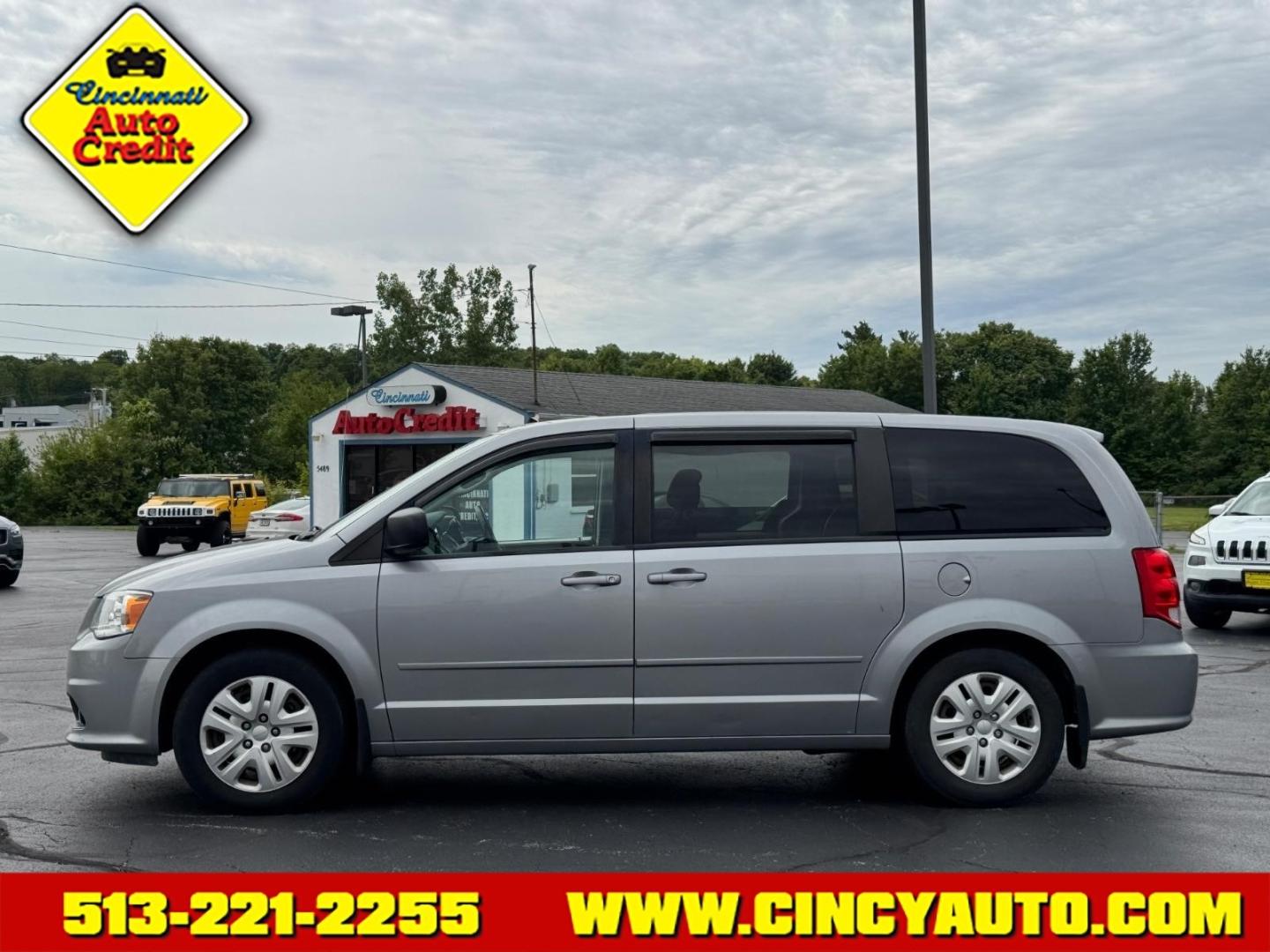 2017 Billet Clear Coat Psc Dodge Grand Caravan SE (2C4RDGBG4HR) with an 3.6L Pentastar 3.6L Flex Fuel V6 283hp 260ft. lbs. Sequential Multiport Fuel Injection engine, 6-Speed Shiftable Automatic transmission, located at 5489 Dixie Highway, Fairfield, OH, 45014, (513) 221-2255, 39.333084, -84.523834 - Photo#1