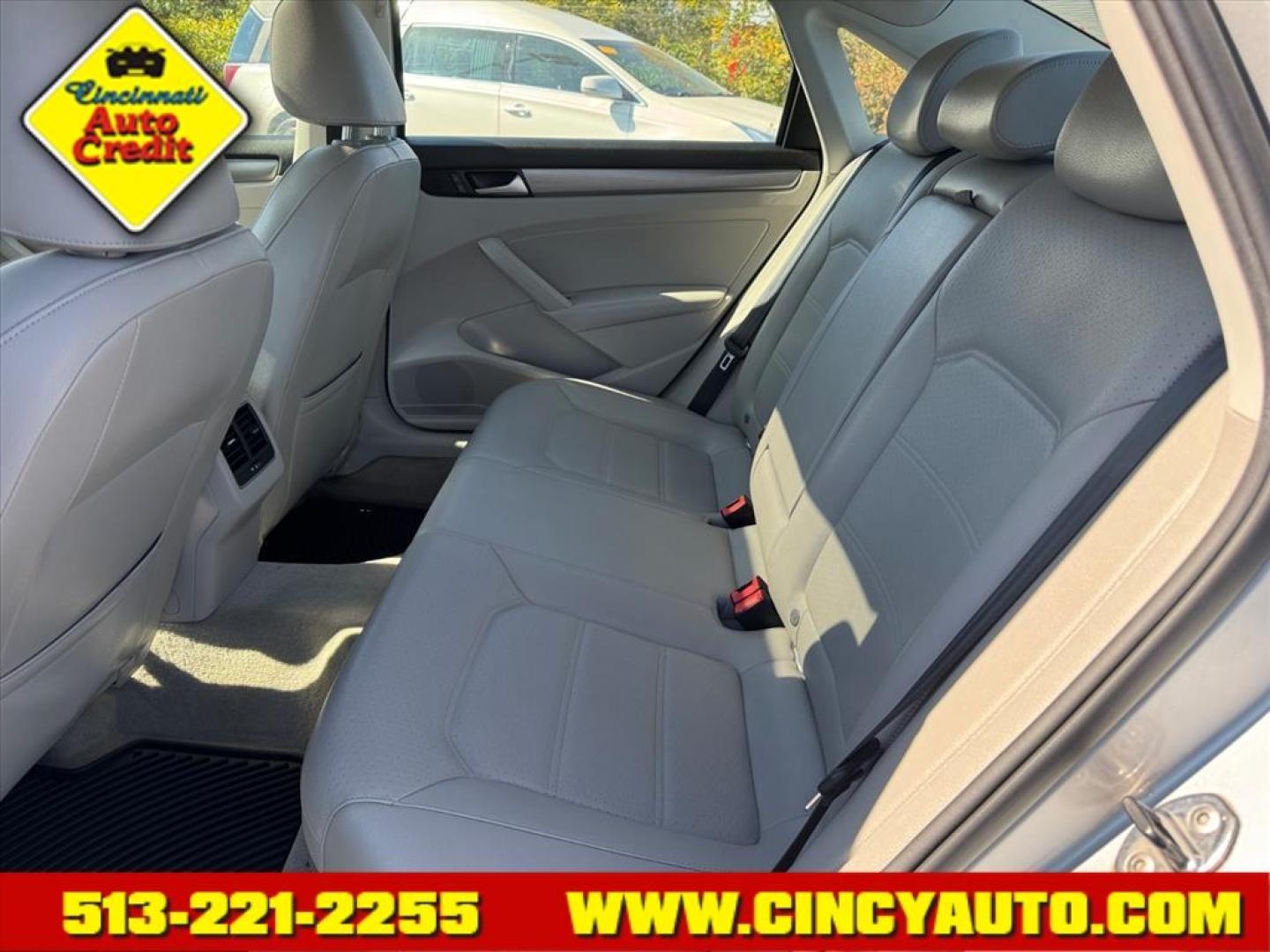 2014 Platinum Gray Metallic Volkswagen Passat 1.8T SE PZEV (1VWBT7A38EC) with an 1.8L 1.8L Turbo I4 170hp 184ft. lbs. PZEV Direct Injection engine, 6-speed Automatic with Tiptronic transmission, located at 5489 Dixie Highway, Fairfield, OH, 45014, (513) 221-2255, 39.333084, -84.523834 - Photo#4