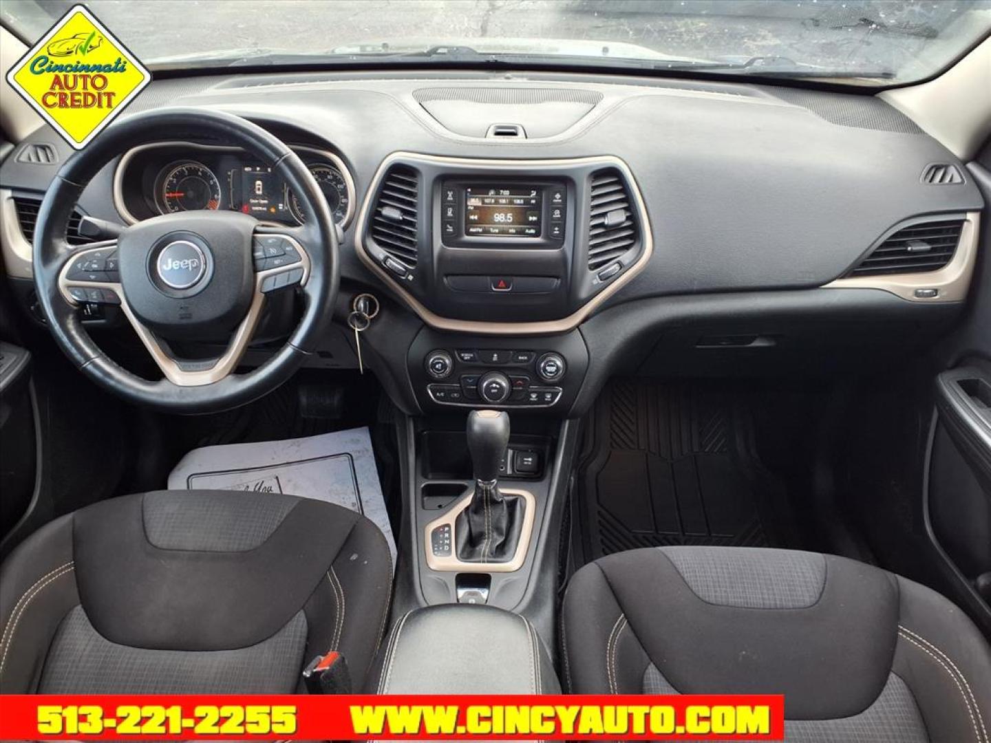 2015 Granite Crystal Metallic Clear Coat Jeep Cherokee Latitude (1C4PJLCB9FW) with an 2.4L 2.4L I4 180hp 171ft. lbs. Sequential Multiport Fuel Injection engine, 9-Speed Shiftable Automatic transmission, located at 2813 Gilbert Avenue, Cincinnati, OH, 45206, (513) 221-2255, 39.130219, -84.489189 - Photo#3