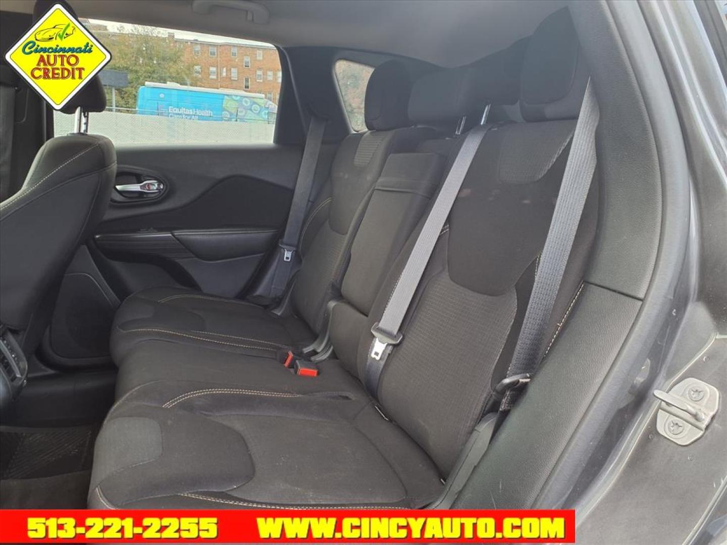 2015 Granite Crystal Metallic Clear Coat Jeep Cherokee Latitude (1C4PJLCB9FW) with an 2.4L 2.4L I4 180hp 171ft. lbs. Sequential Multiport Fuel Injection engine, 9-Speed Shiftable Automatic transmission, located at 2813 Gilbert Avenue, Cincinnati, OH, 45206, (513) 221-2255, 39.130219, -84.489189 - Photo#4