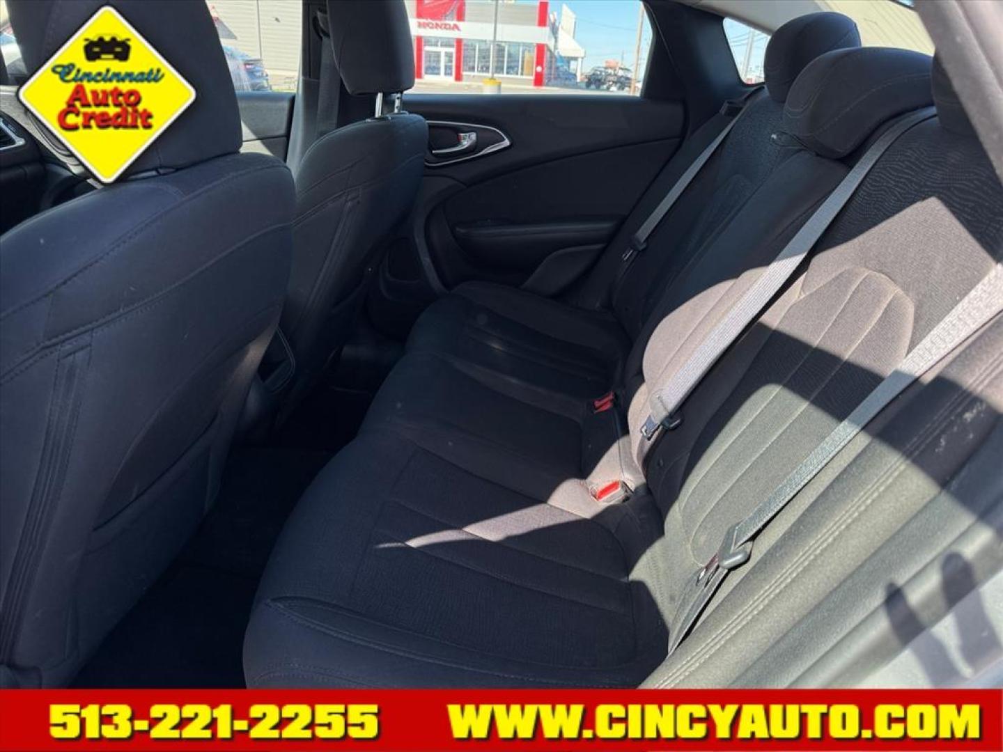 2016 Billet Silver Metallic Clear Coat Chrysler 200 LX (1C3CCCFB7GN) with an 2.4L 2.4L I4 184hp 173ft. lbs. Sequential Multiport Fuel Injection engine, 9-Speed Shiftable Automatic transmission, located at 5489 Dixie Highway, Fairfield, OH, 45014, (513) 221-2255, 39.333084, -84.523834 - Photo#4