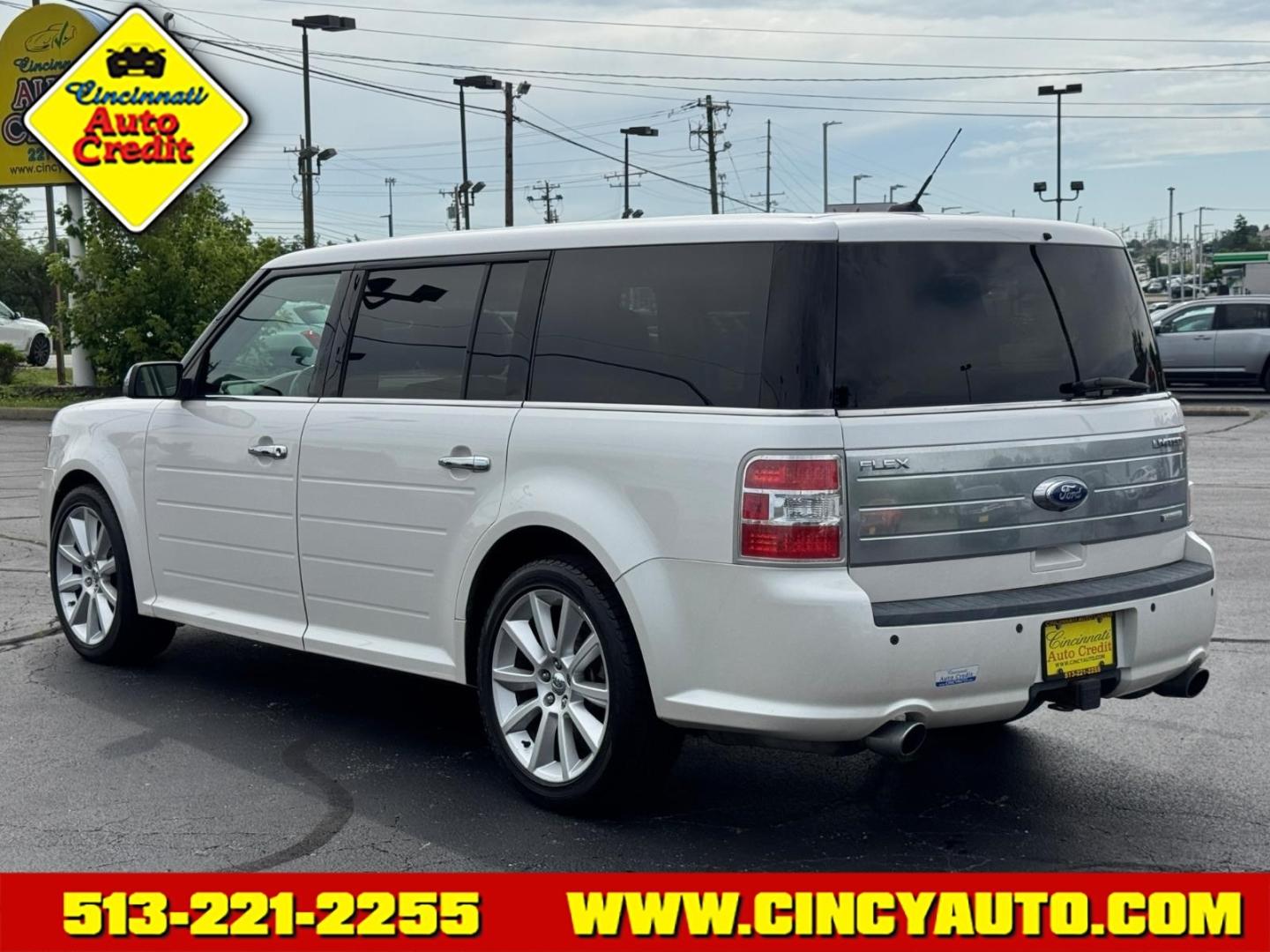 2011 White Platinum Metallic Tri-Coat Ug Ford Flex Limited (2FMHK6DT0BB) with an 3.5L EcoBoost 3.5L Twin Turbo V6 355hp 350ft. lbs. Direct Injection engine, 6-Speed Shiftable Automatic transmission, located at 5489 Dixie Highway, Fairfield, OH, 45014, (513) 221-2255, 39.333084, -84.523834 - Photo#2