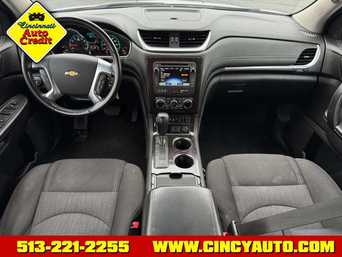 2016 Iridescent Pearl Tricoat G1w Chevrolet Traverse LT (1GNKVHKD2GJ) with an 3.6L 3.6L V6 281hp 266ft. lbs. Direct Injection engine, 6-Speed Shiftable Automatic transmission, located at 5489 Dixie Highway, Fairfield, OH, 45014, (513) 221-2255, 39.333084, -84.523834- Photo#3